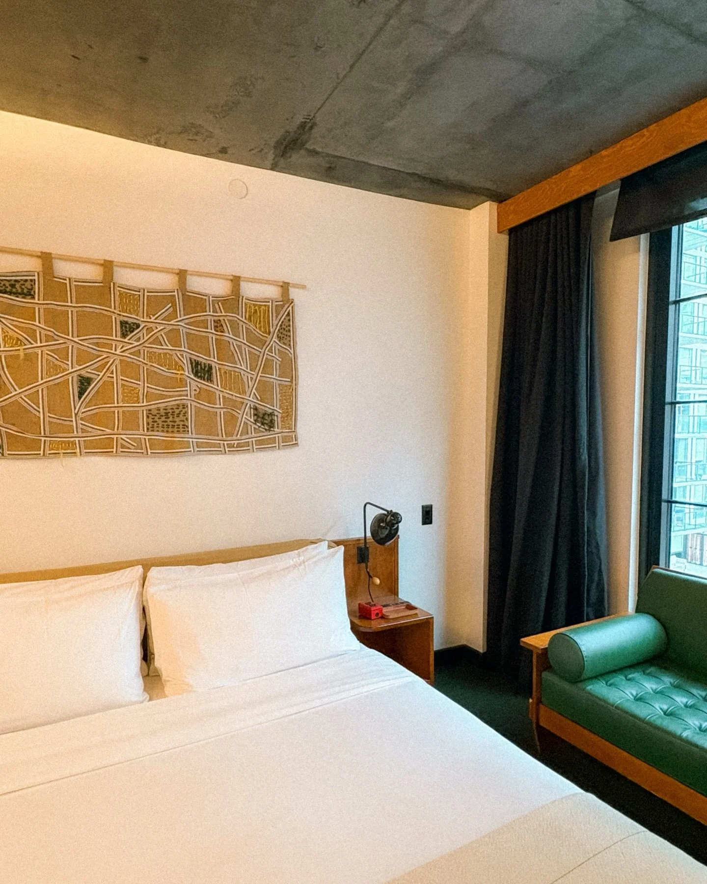 would you stay somewhere just for the vibes? because this one gets it 😮&zwj;💨✨

soft light, plush blanket &amp; pillows, with that effortlessly cool Brooklyn energy &mdash; waking up at Ace Hotel Brooklyn feels like living inside a design magazine.