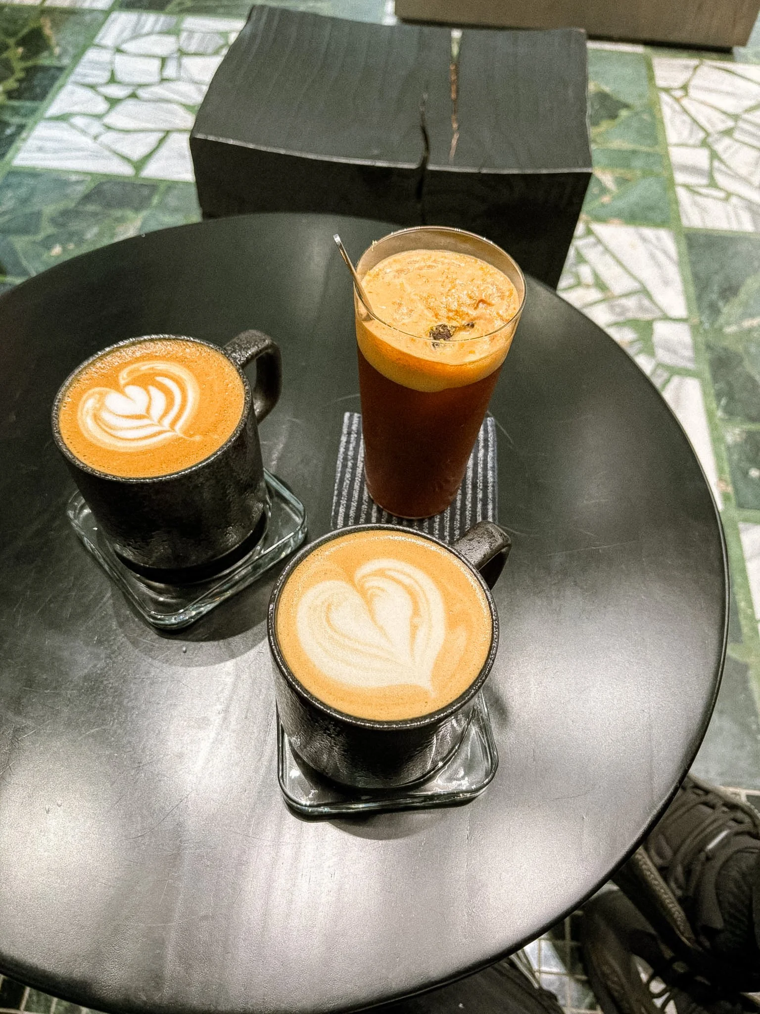 LOOP IN NEON cafe Taipei - coffee.jpg