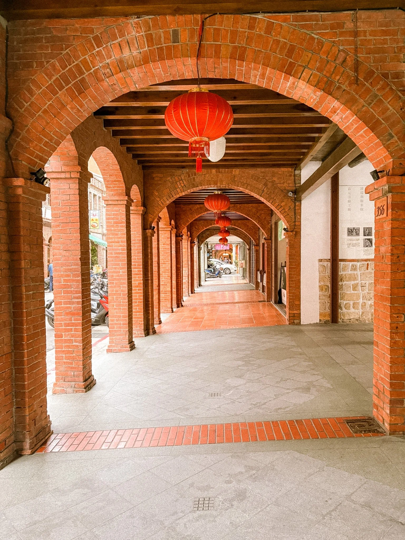 【台北 迪化街】  Dihua Street in Taipei