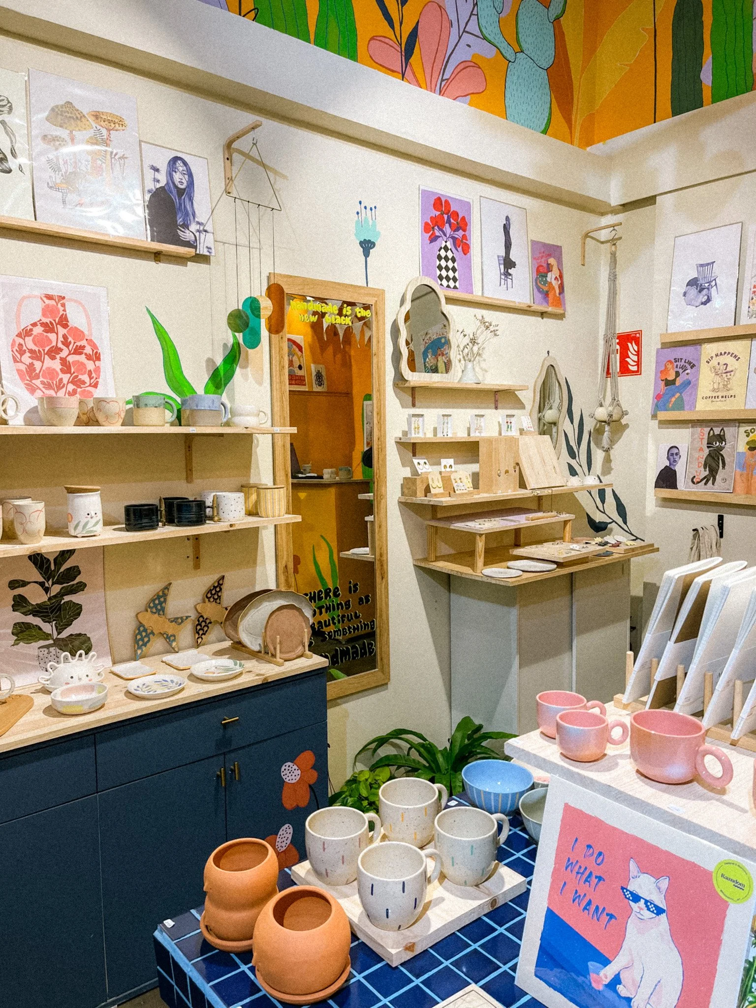 Barcelona Gothic Quarter small business shop pottery.jpg