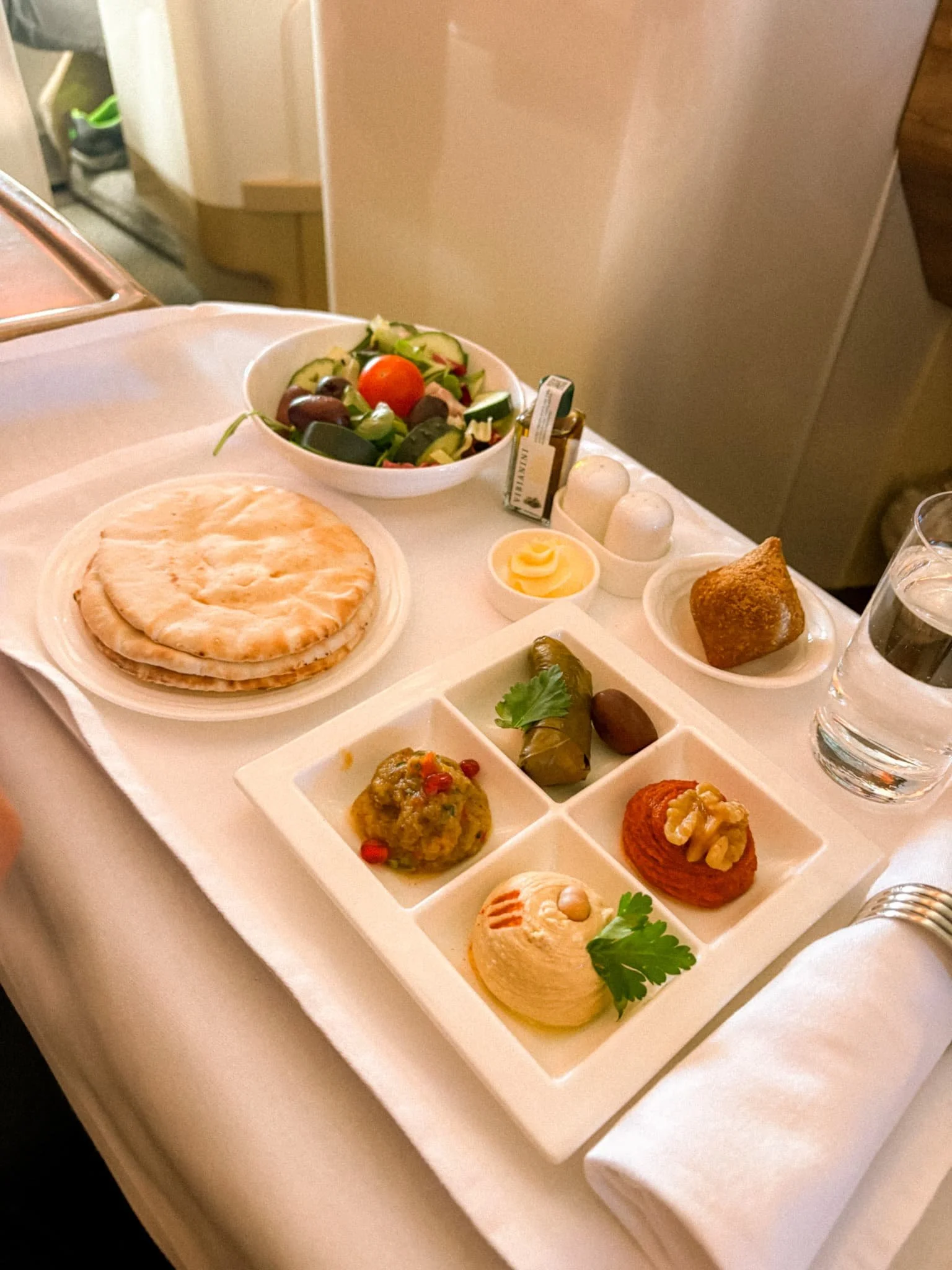 Emirates Business A380 - appetizers pita hummus.jpg
