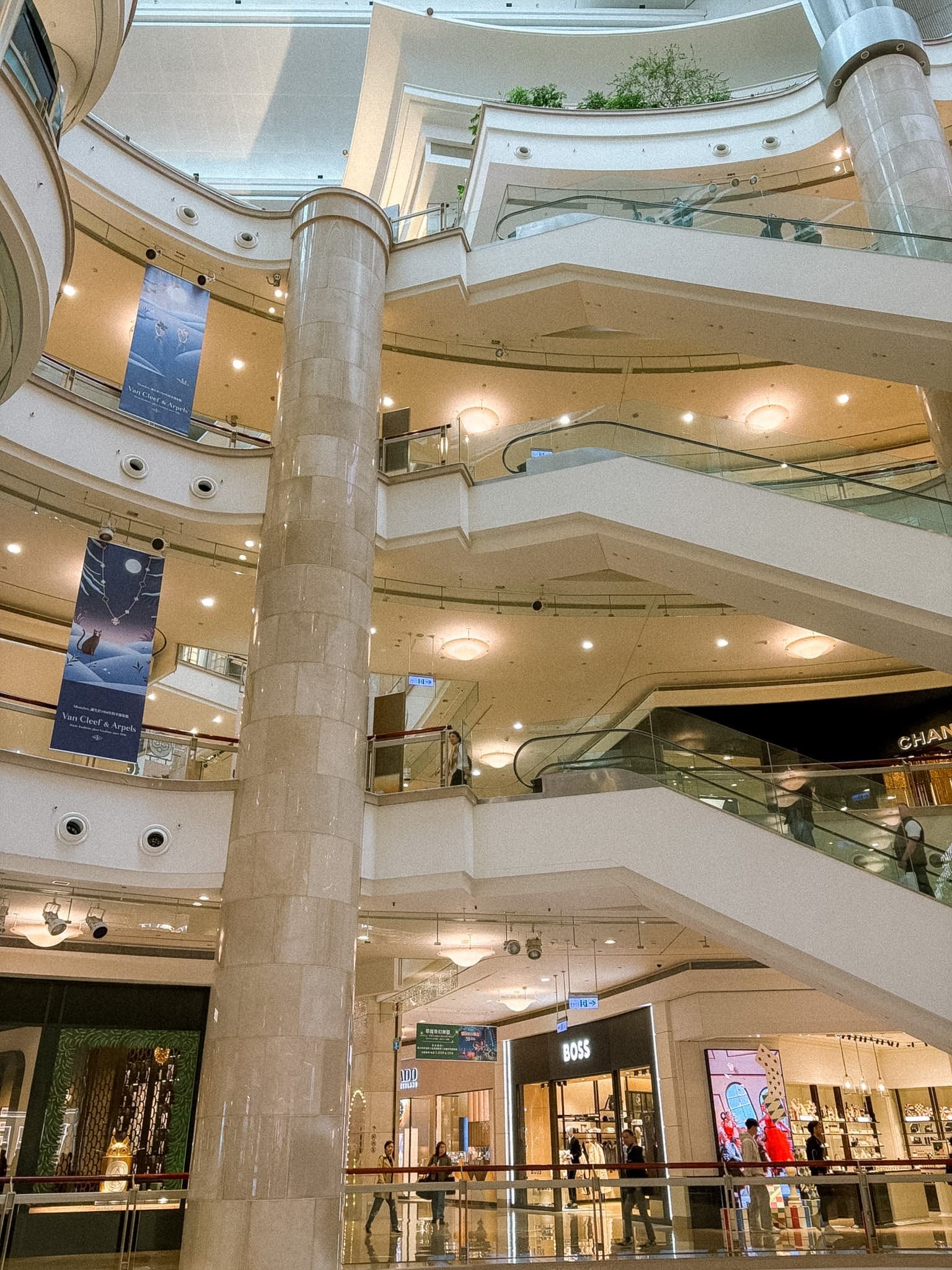 Taipei 101 - mall.jpg