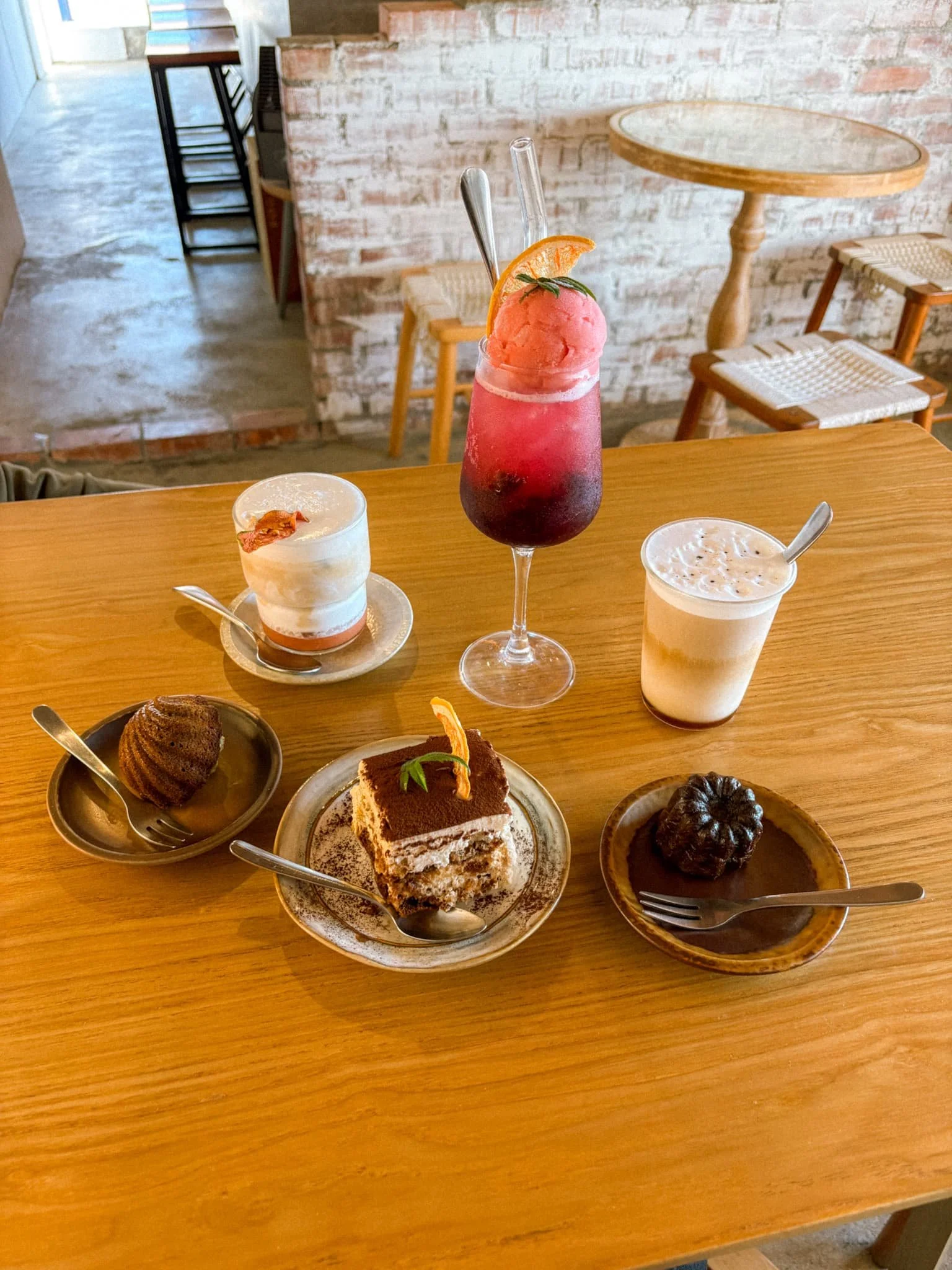 OCT.SUN Kenting - coffee pastries.jpg