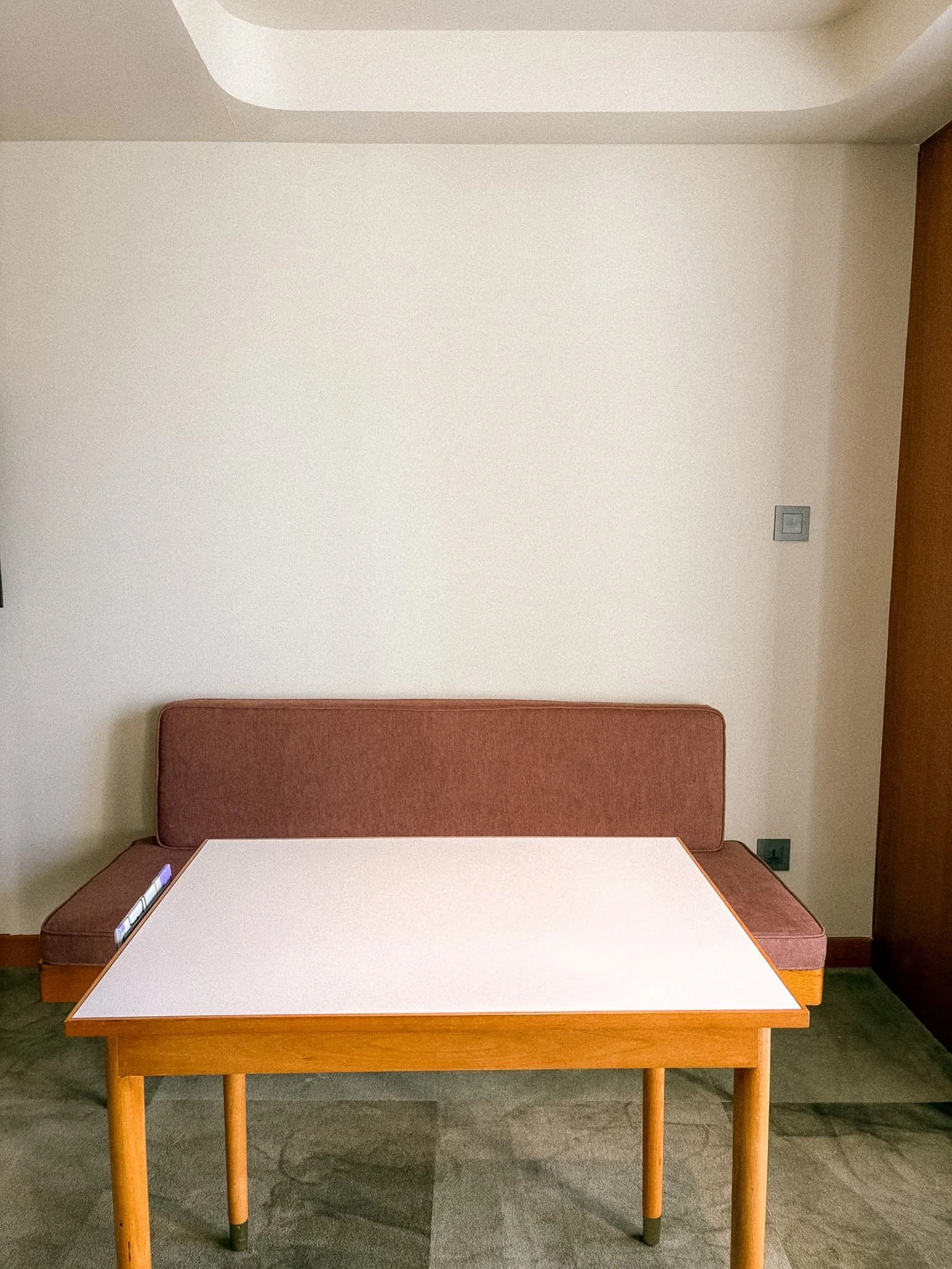 Provintia Hotel Tainan - seating area.jpg