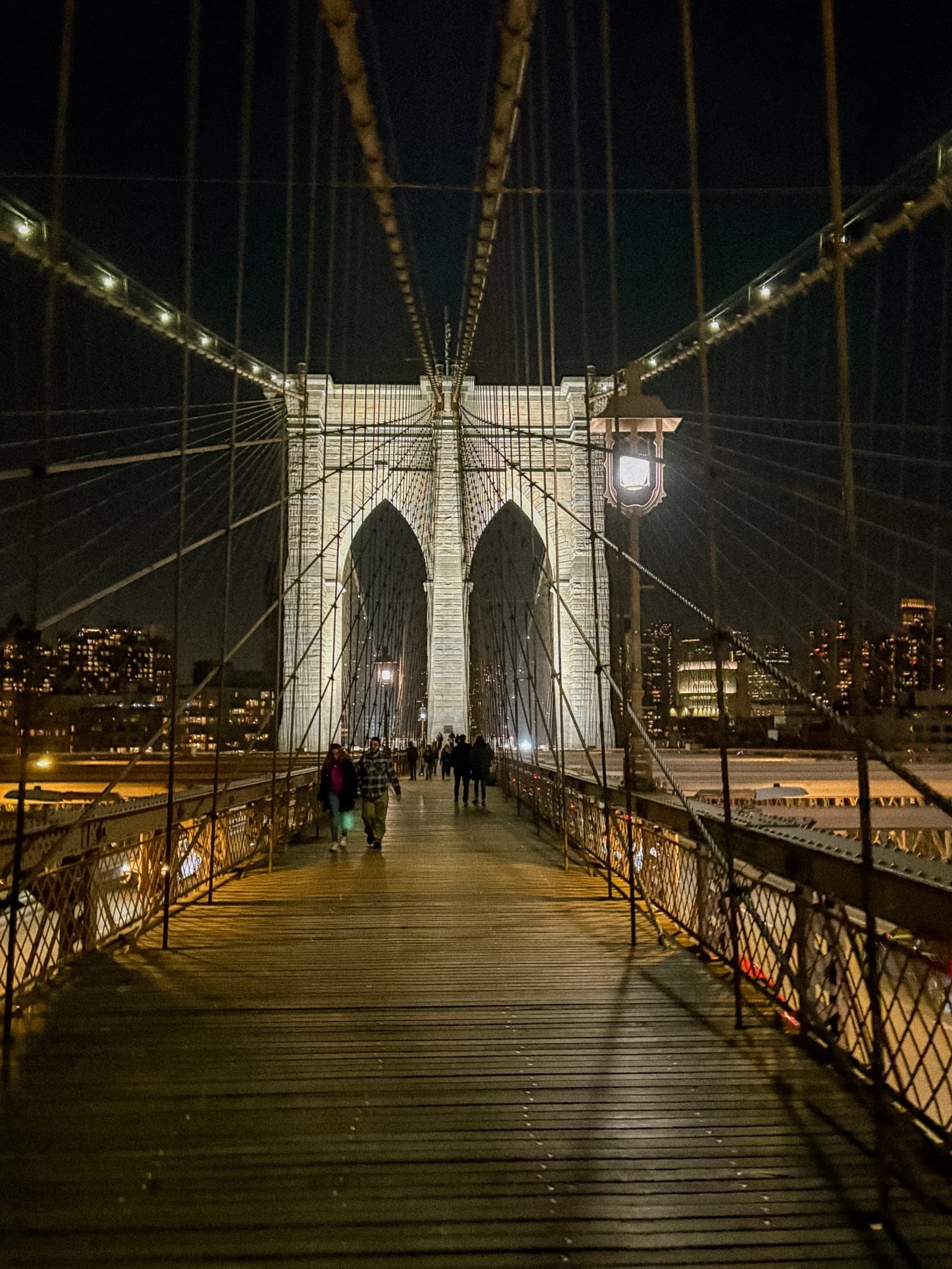 Brooklyn Bridge - night time 2.jpg