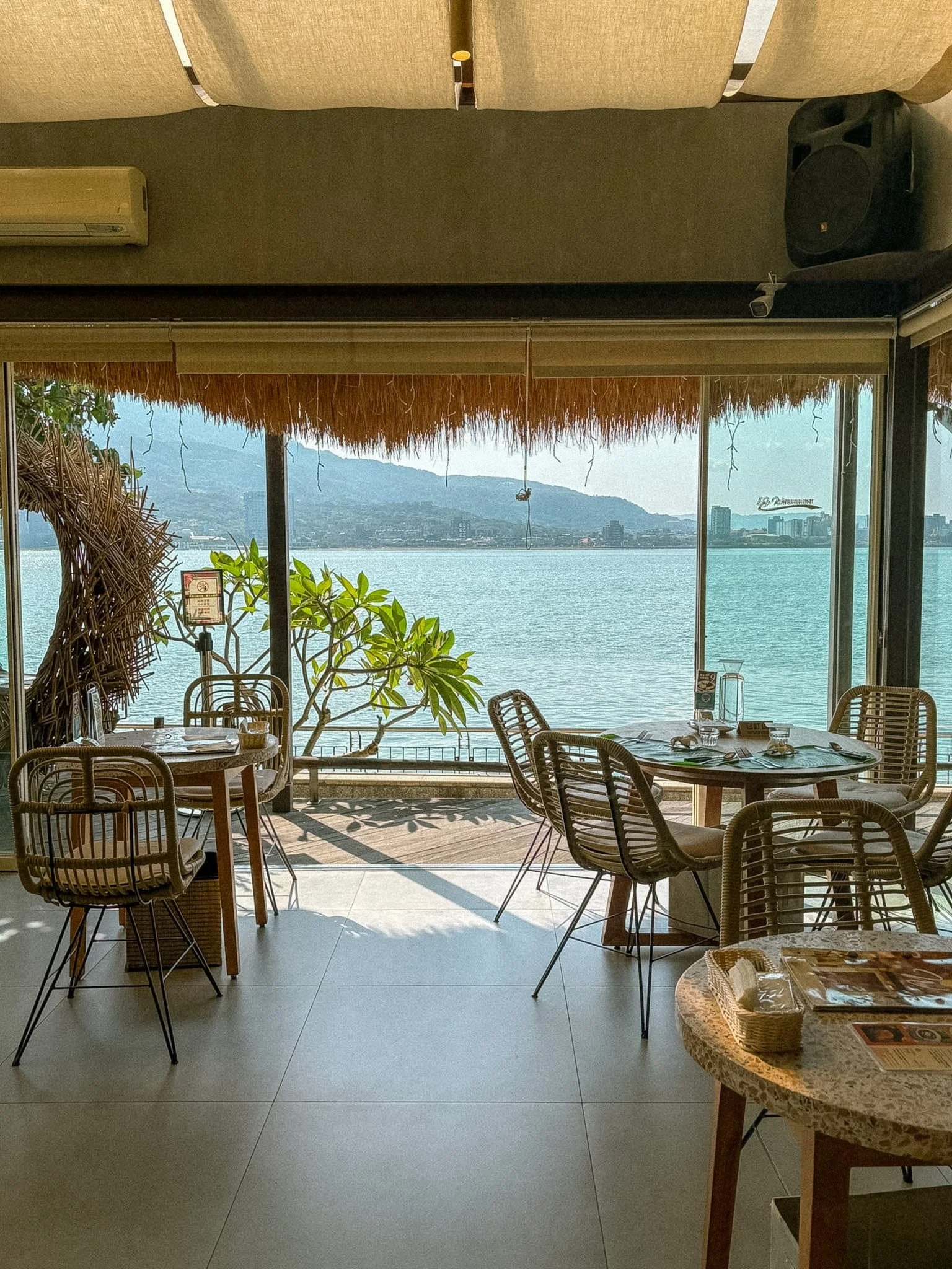 Waterfront Restaurant Tamsui - river view.jpg