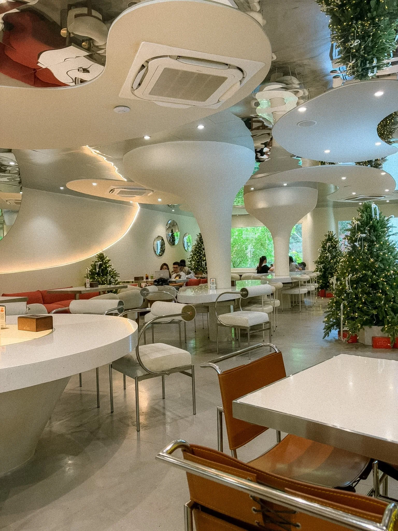 SOKO Cake Bake & Brunch - interior.jpg