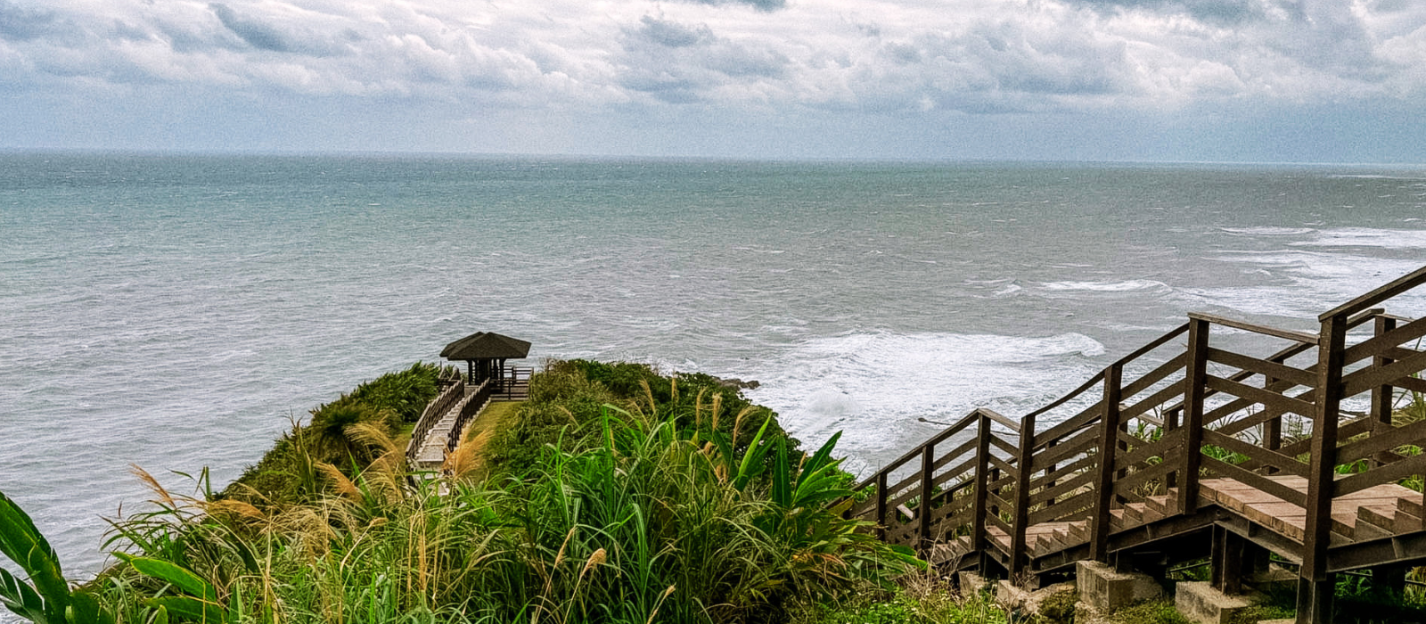 Dashibishan Trail coastal viewpoint with pavilion, stairs, and ocean views in Hualien, Taiwan
