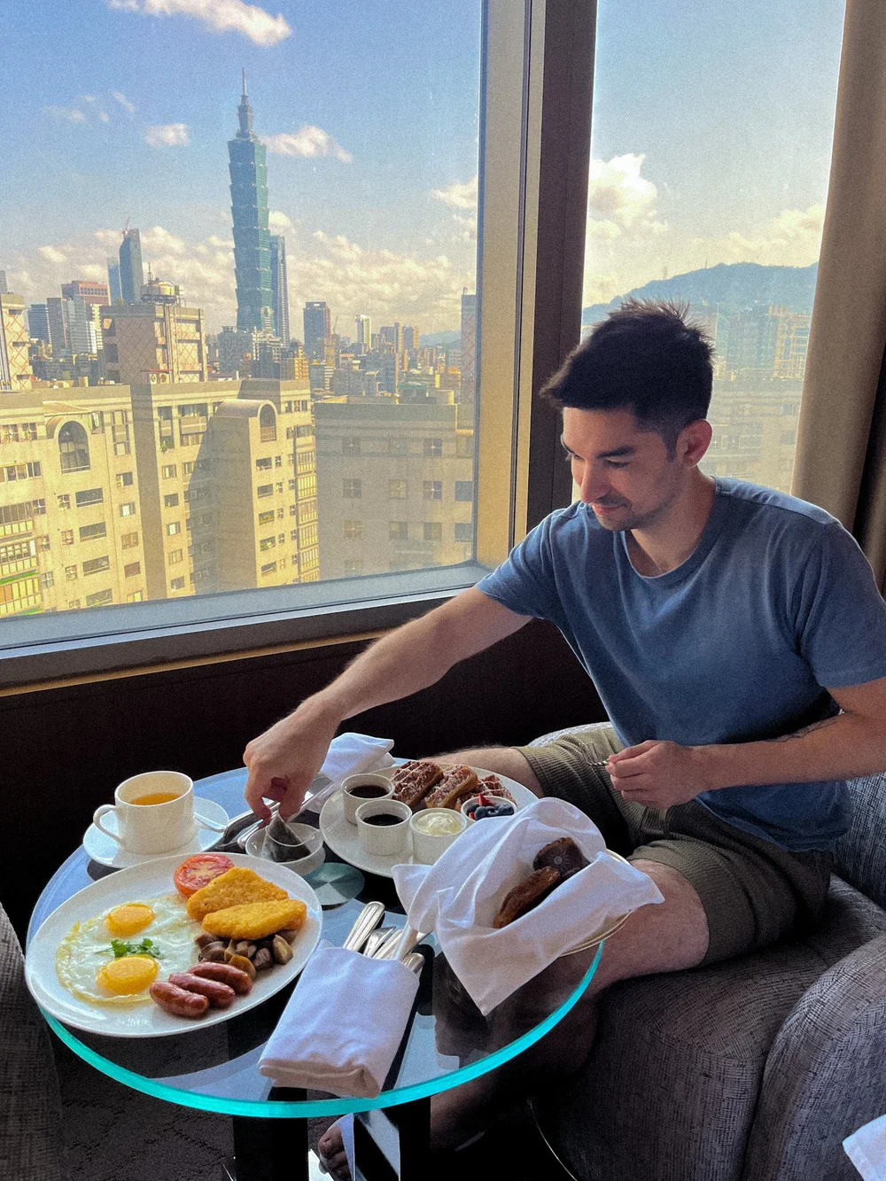 Shangri-La - B&B with view- everlastying.jpg