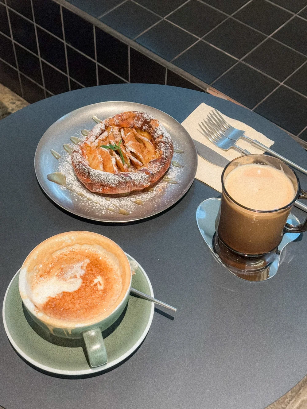 🥞 Cast Iron Pan Muffins (Apple Cinnamon)