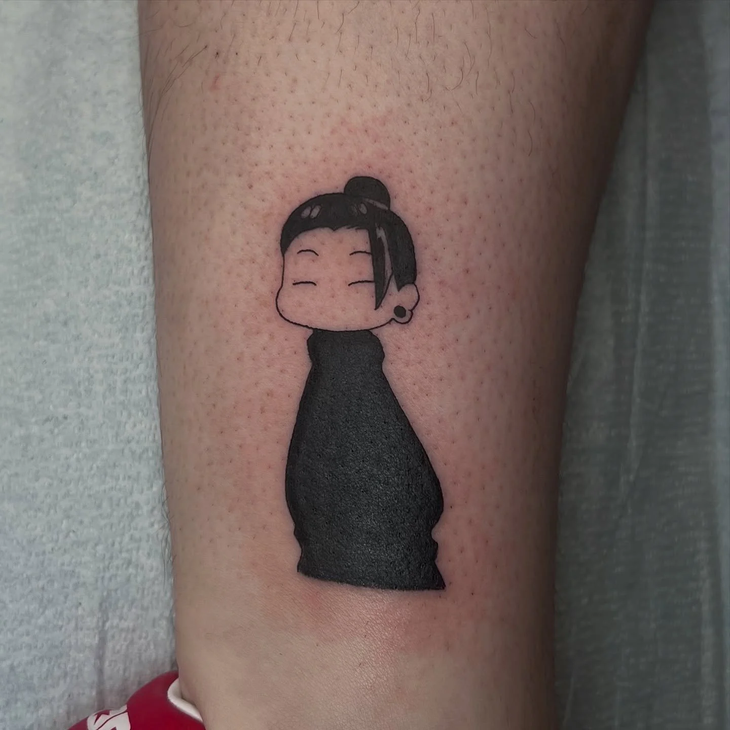 tattooed chibi geto!!! would LOVE TO DO MORE JJK TATTOOS 😋😋😋😋🩷🩷🩷🩷 thank you again chris hehe

i am booking for september and october, dm to claim a slot!!!

[ #myart #flash #flashsheet #digitalart
#digitalillustration #illustration #tattoo #t