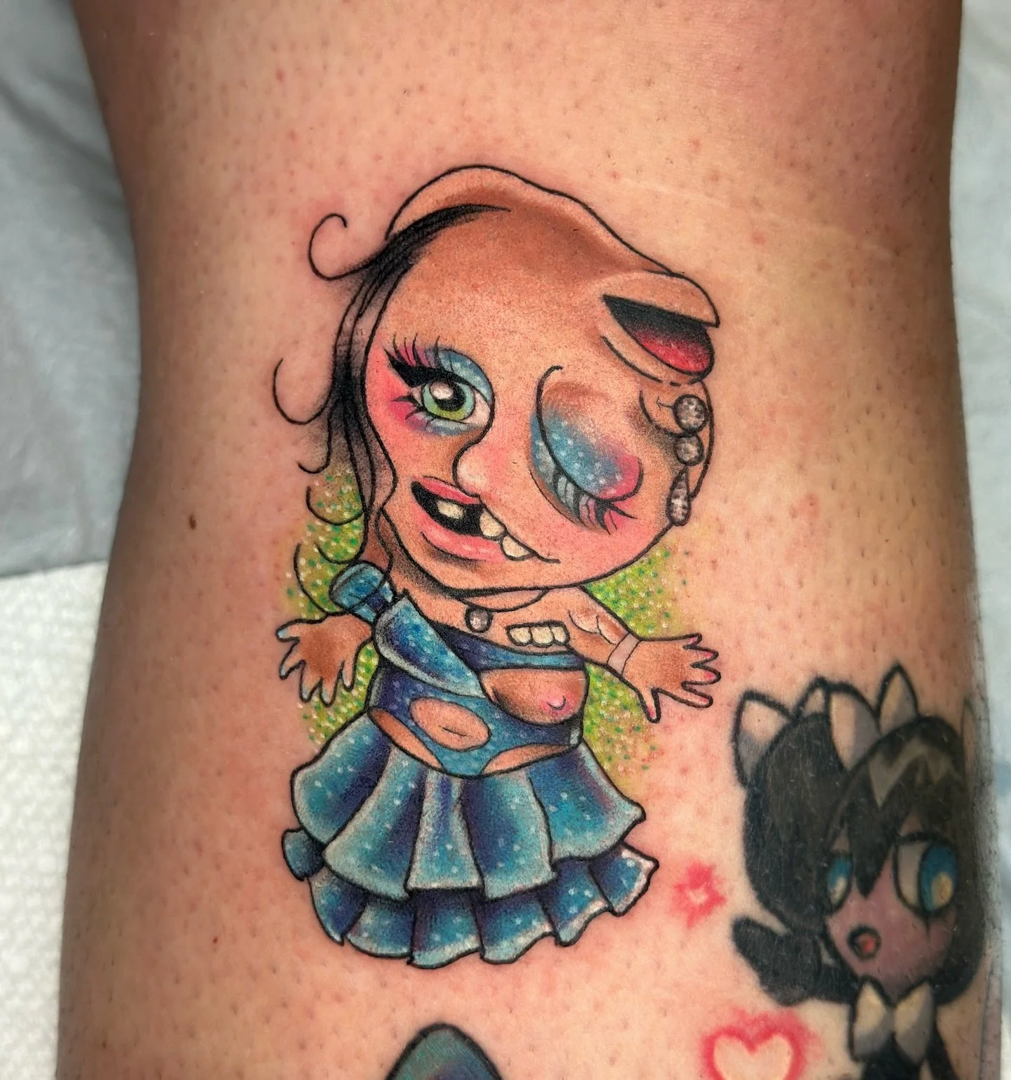 when you get a cancellation, tattoo yourself!!! 😂😂🩷 

so i obviously love the substance a little too much as it&rsquo;s my number 1 favorite movie ever, SOOOOOOOO i did my monstro elisasue chibi ON MYSELF!!!! shes such a cutiepatootie and i would 