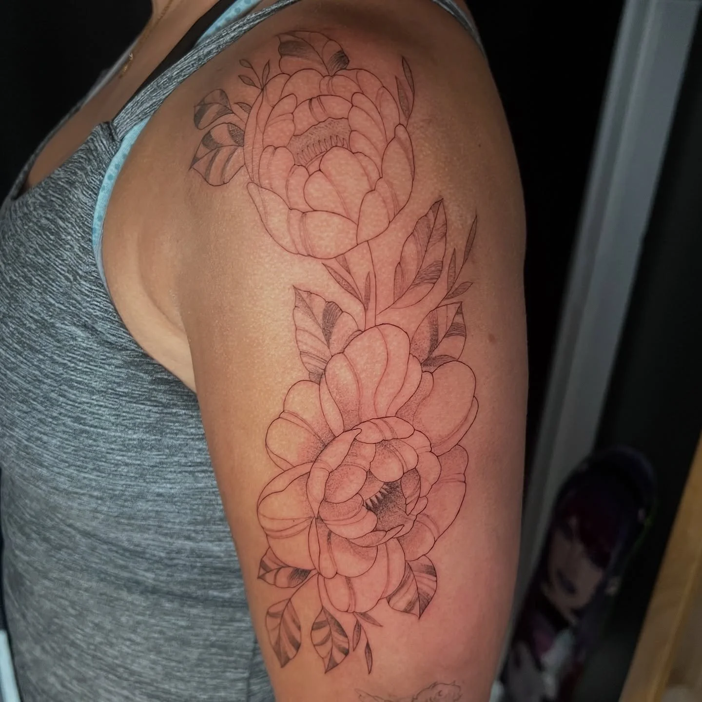 wip of fineline peonies, we&rsquo;re adding magnolias soon and finishing shading &gt;_&lt;!!!!! more floral pieces pls !!!

i have openings in september and october dm to b00k a SLAYYYY TATTOO WITH A DIVA

[ #myart #flash #flashsheet #digitalart
#dig