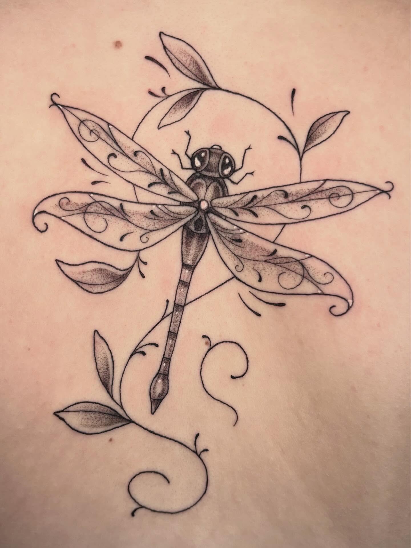 Little baby dragonfly I did the other day! So stinking cute and so obsessed with how it turned out!! Thank you for the trust! 
.
.
.
.
.
.
.
#sacredarttattooct #cttattoo #cttattooartist #ladytattooers #girltattooartist #ctink
#tattooideas #illustrati