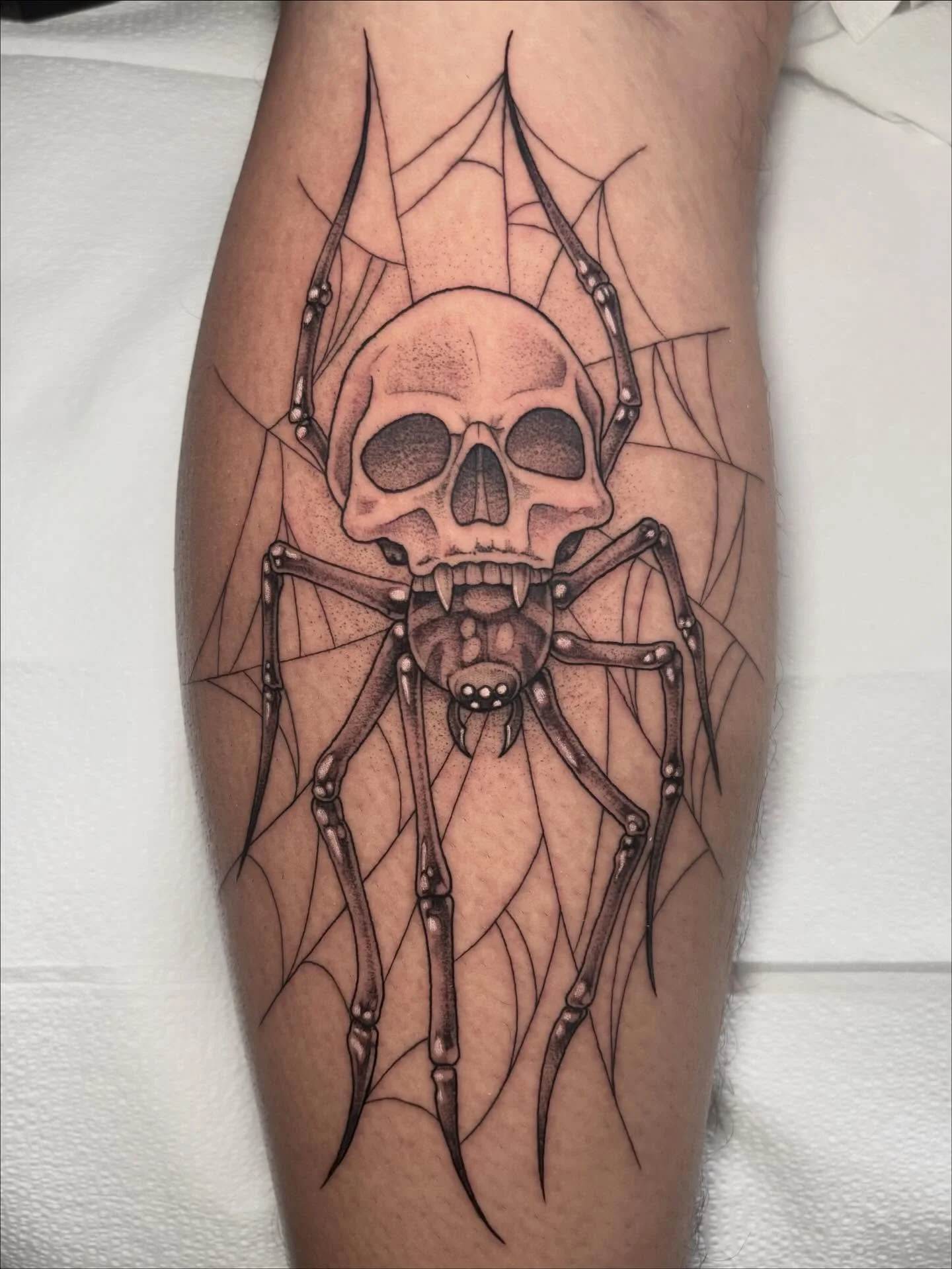 Spooky little skull spider! 💀🕷️🕸️
.
.
.
.
.
.
.
#sacredarttattooct #cttattoo #cttattooartist #ladytattooers #girltattooartist #ctink
#tattooideas #illustration #artist #skullspider #skulltattoo #spidertattoo #spookytattoo