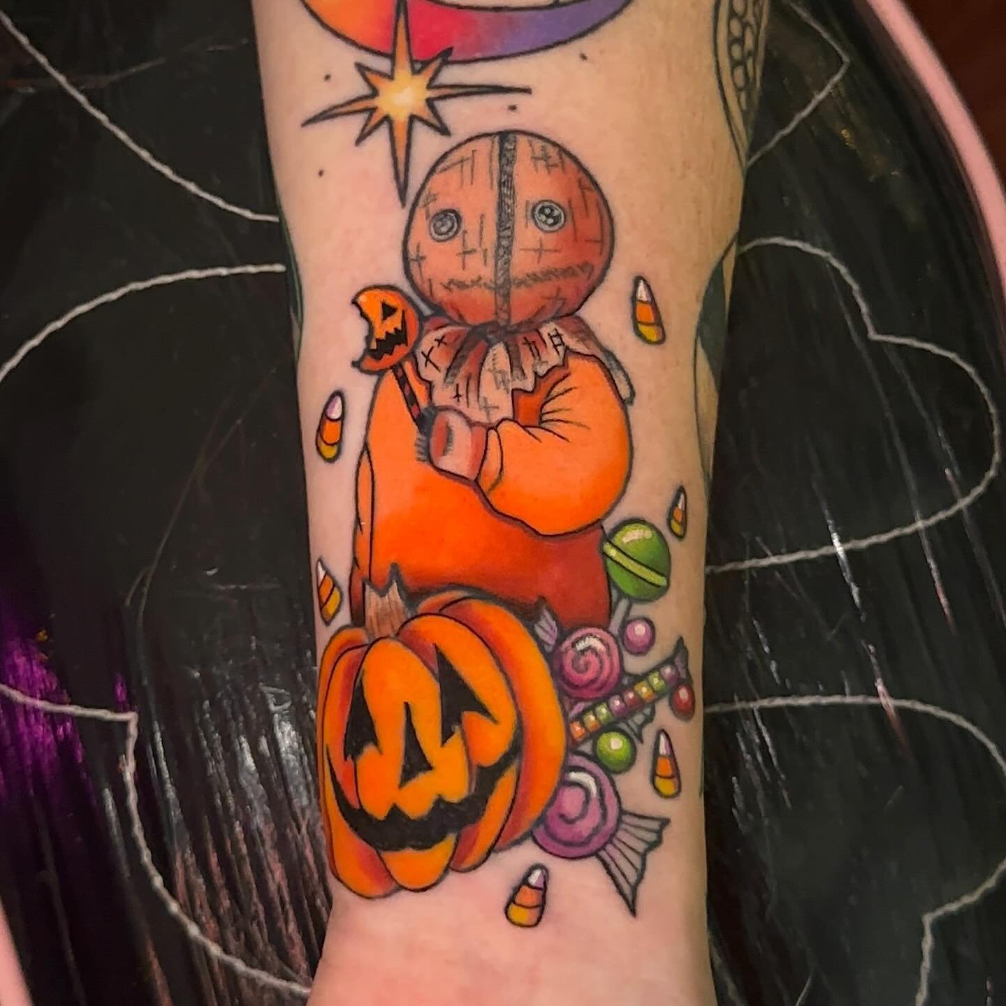 🎃HAPPY HALLOWEEN!!🍬 lines healed, color fresh on this one!! :)
.
.
.
#sacredarttattooct#tattooct#cttattoo#tattoos#tattoosct#cttattoos#tattooartist#cttattooartist#tattooer#cttattooer#ladytattooer#trickrtreat#horrormovie#movietattoo#movietattoos#cand