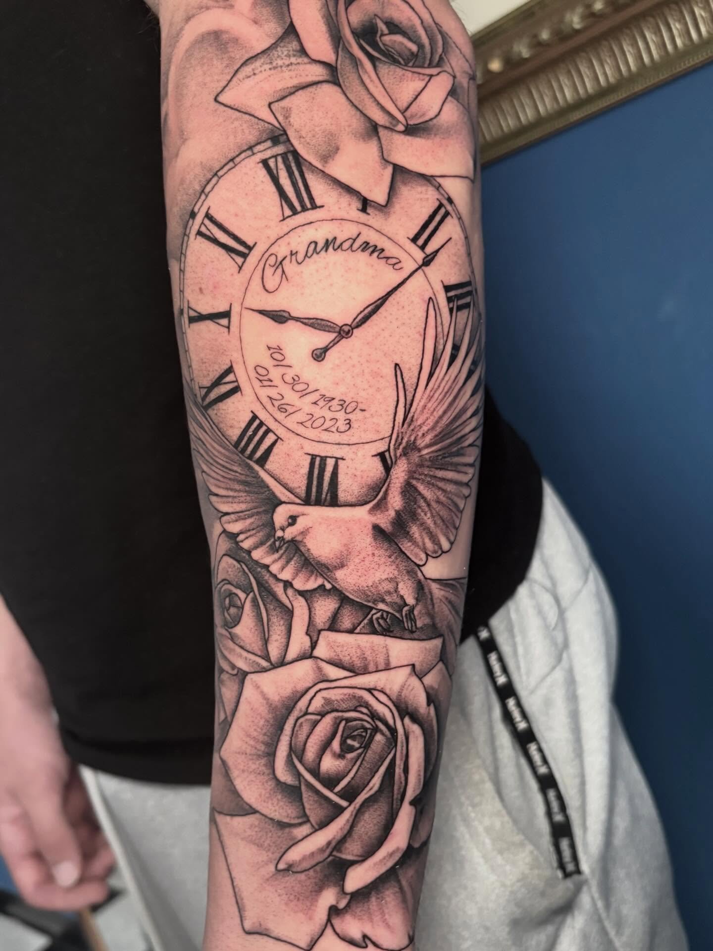 Did this one awhile back and I&rsquo;m just getting around to posting it now. Thank you for the trust ☺️❤️
.
.
.
.
.
.
#sacredarttattooct #cttattoo #cttattooartist #ladytattooers #girltattooartist #ctink
#tattooideas #illustration #artist #rosetattoo