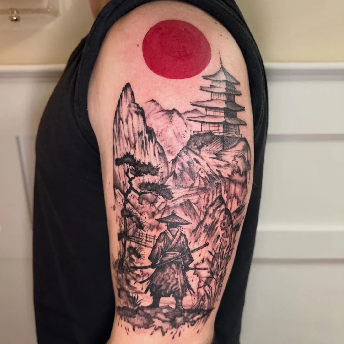 Had a blast on this painterly@samurai piece from today! 
.
.
.
#sacredarttattooct  #ctink #inked #connecticuttattoos #blackandgreytattoo