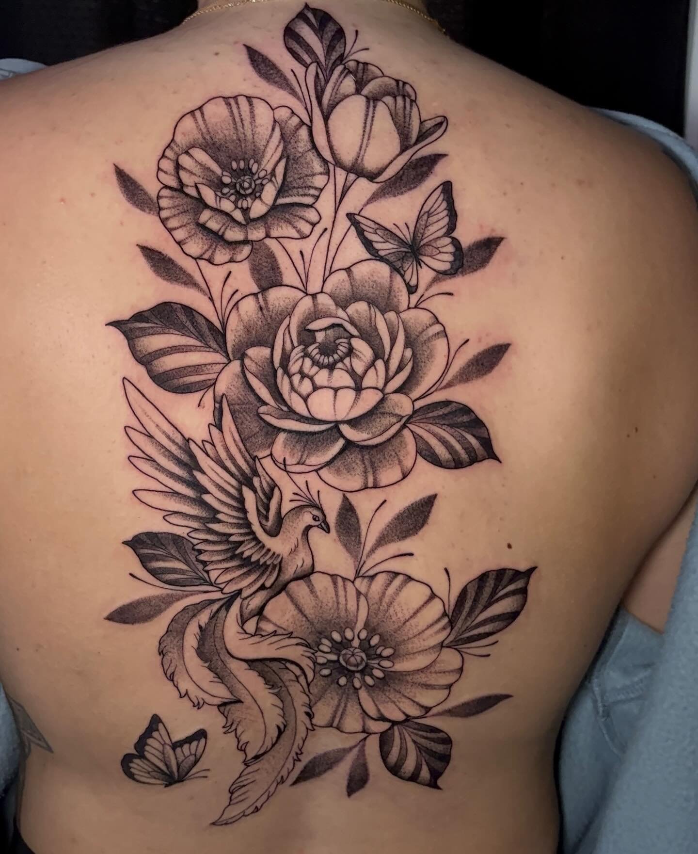 Floral phoenix back>>>> 😍😌
.
.
.
#sacredarttattooct#tattooct#backtattoos#flowertattoos#pheonixtattoo