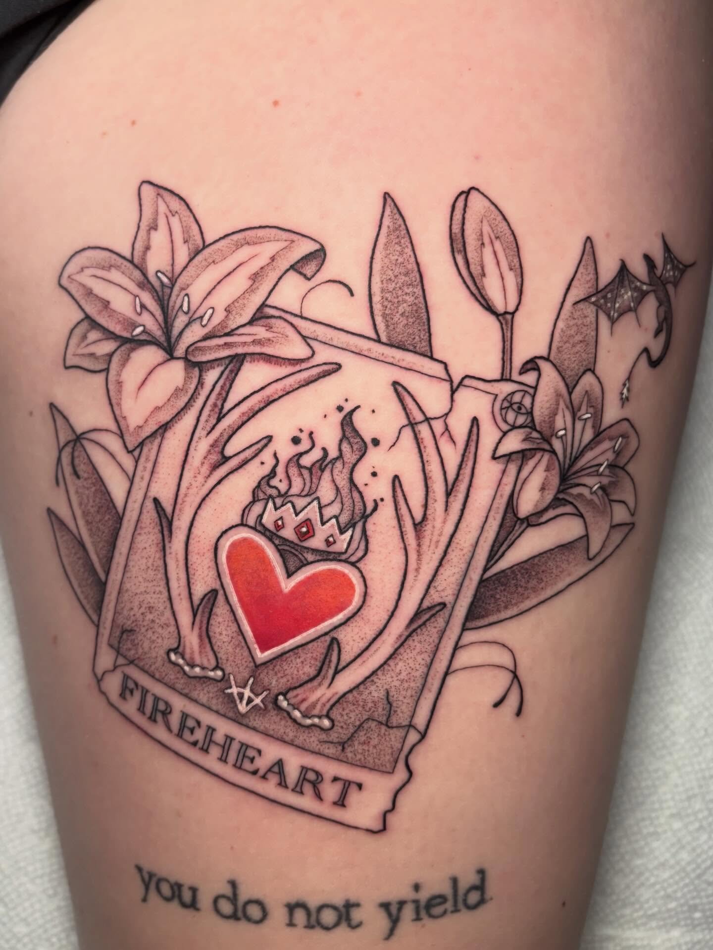 Fireheart tarot card from my flash! I would love to do more from those sheets! ❤️&zwj;🔥🦌🌲
&bull;
All cards can have elements added to them upon request!
.
.
.
.
.
#sacredarttattooct #cttattooartist #throneofglass #throneofglasstattoo #fireheart