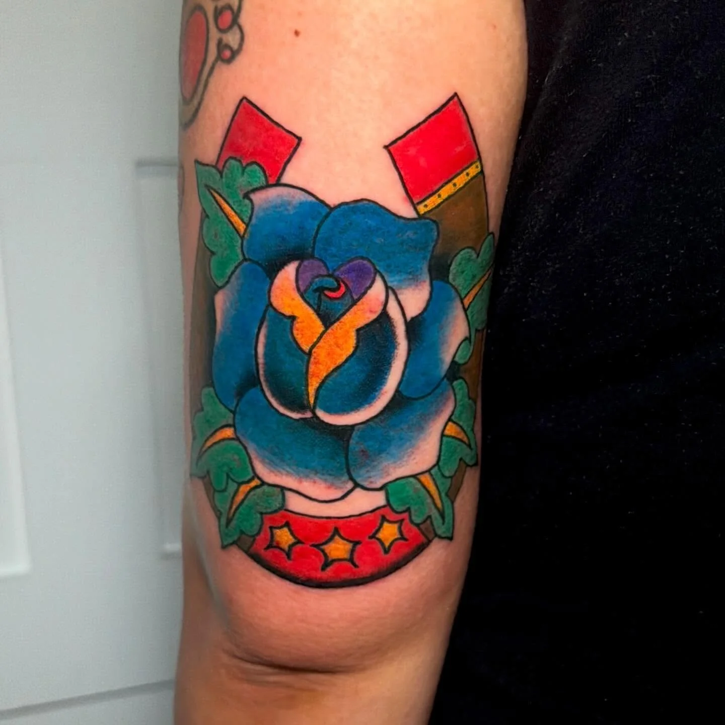 super fun piece for ally!! thank you for the trust and thank you for picking flash that&rsquo;s dope &amp; cool. booking APRIL now !! dm me if you&rsquo;d like to get in!

#americantraditional #americantraditionaltattoo #tattooflash #boldwillhold #ho