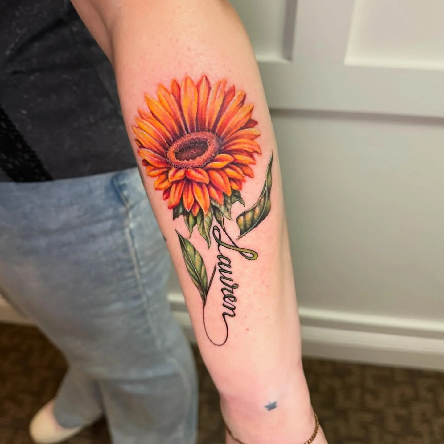 Sunflower to end the week! 🌻 
.
.
.
#sacredarttattooct  #ctink #inked #connecticuttattoos #blackandgreytattoo