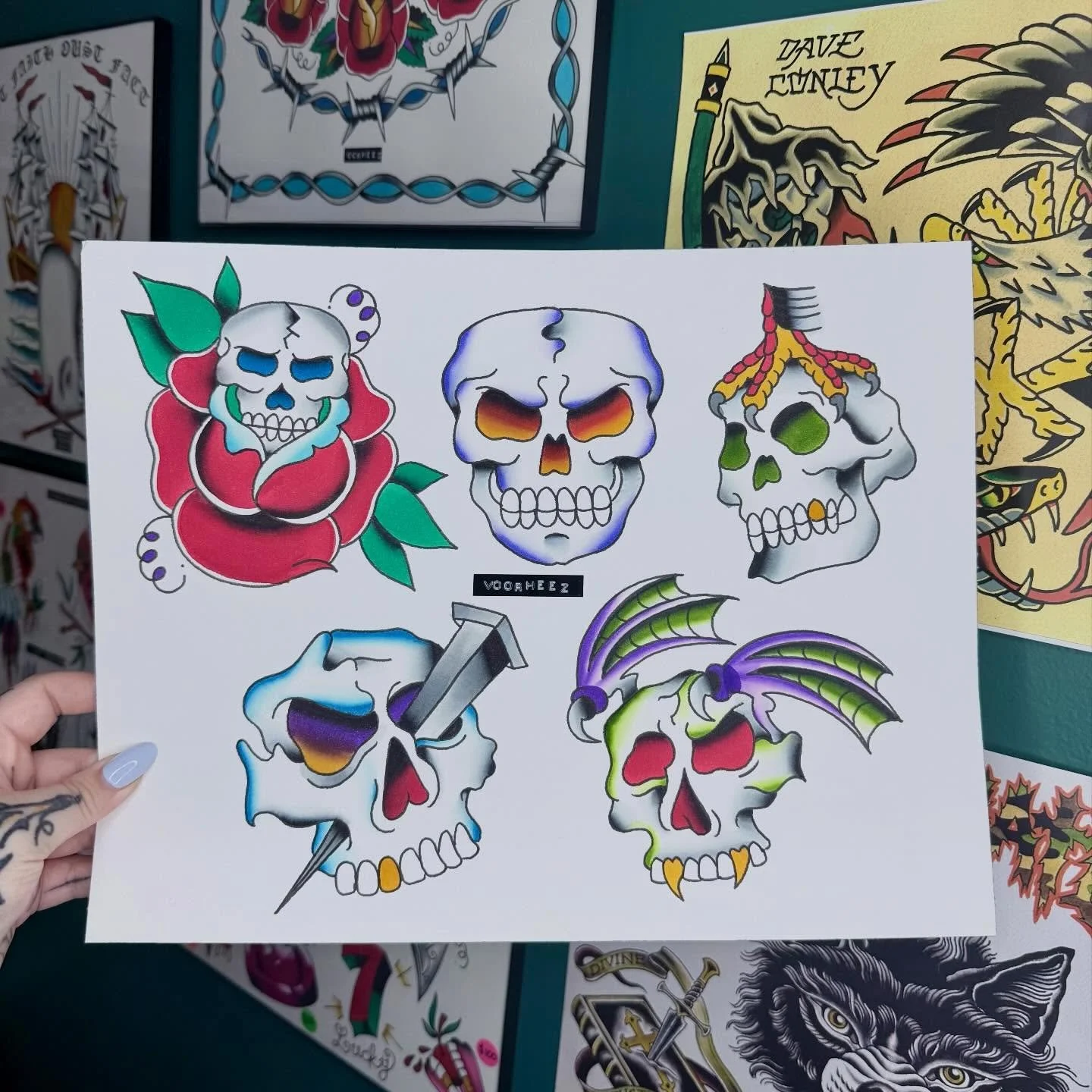 skullz ready to be tattooed down at @sacredarttattooct !
$150 a pop, b&amp;g or color, dm 2 book <3

#americantraditional #tattooflash #americantraditionalflash #skulltattoos