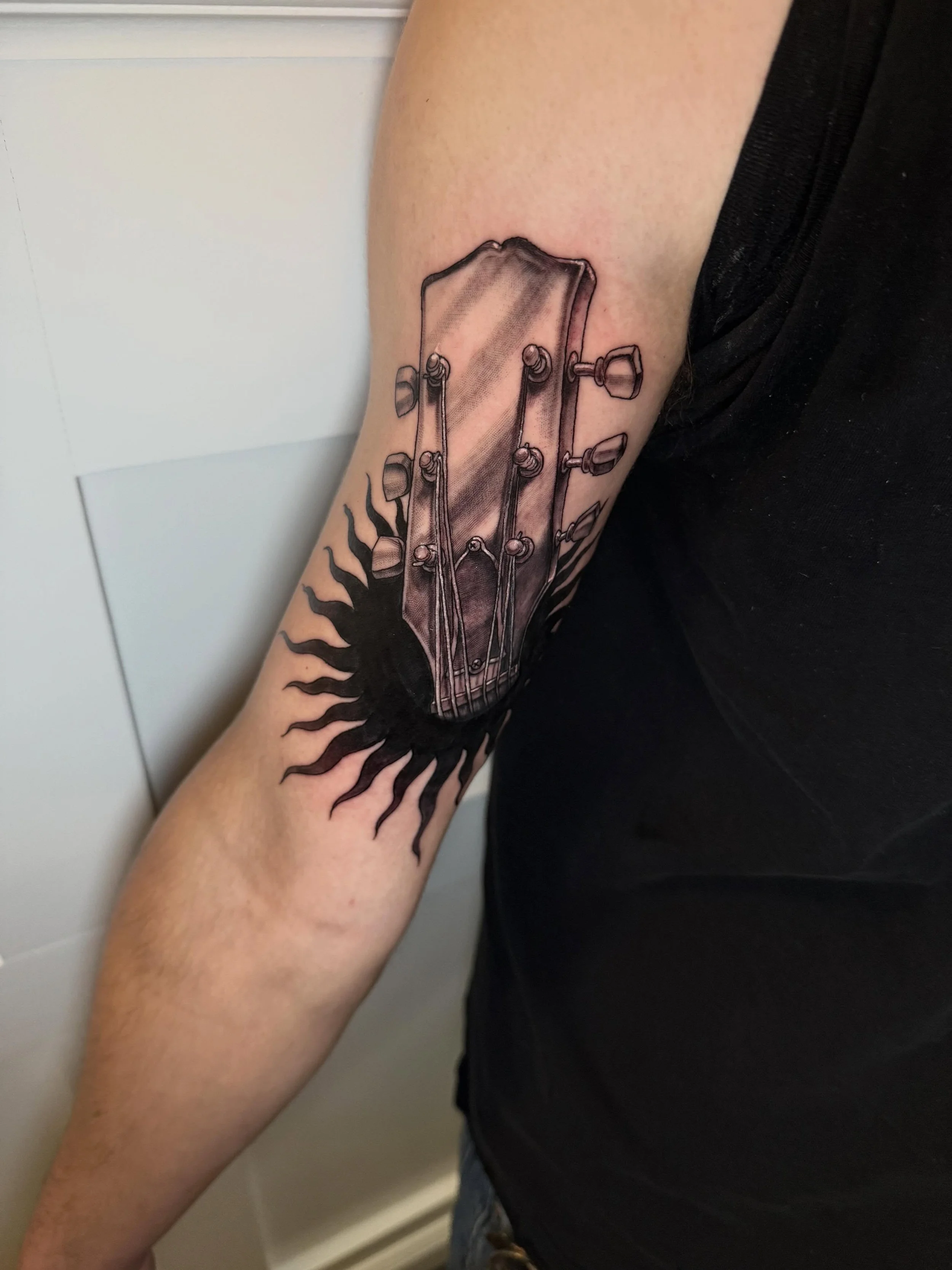 Coverup from today! Of course forgot to get a before pic prior 😅
.
.
.
#sacredarttattooct  #ctink #inked #connecticuttattoos #blackandgreytattoo