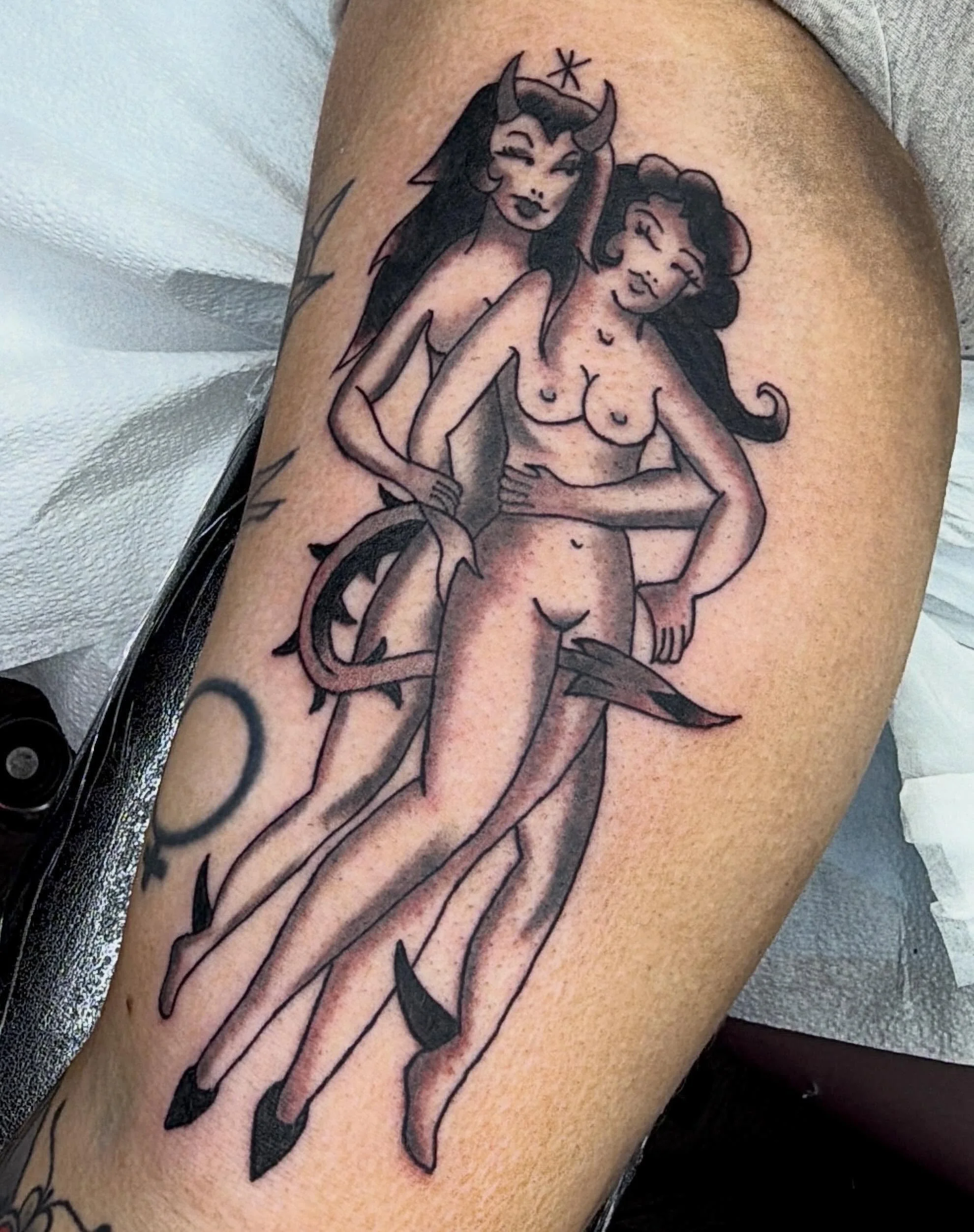 very fun twist on a sailor jerry design in a tough spot for dani !! swipe to see the original. really love how this came out :)

booking now &amp; forever, dm me <3

#americantraditional #americantraditionaltattoo #tattooflash #tattoodesign #flash