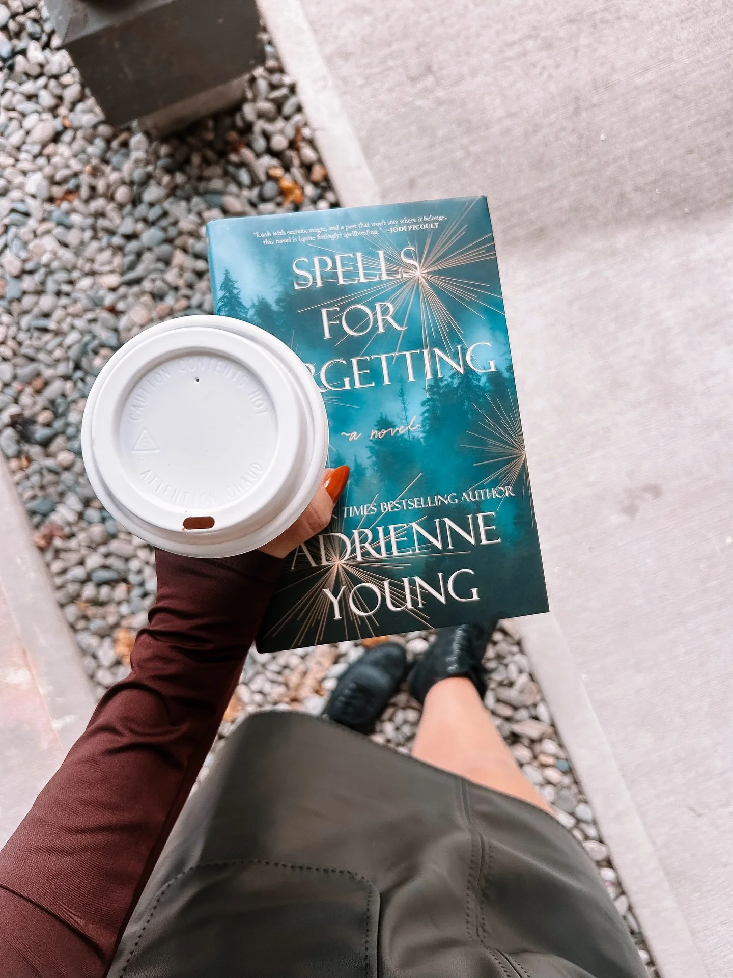 Pumpkin spice and reading books twice 🍂🍄&zwj;🟫

Recently finished my reread of Spells for Forgetting and it was just as magical the second time around ✨ It&rsquo;s one of those stories that just had me from the first sentence with a near perfect b