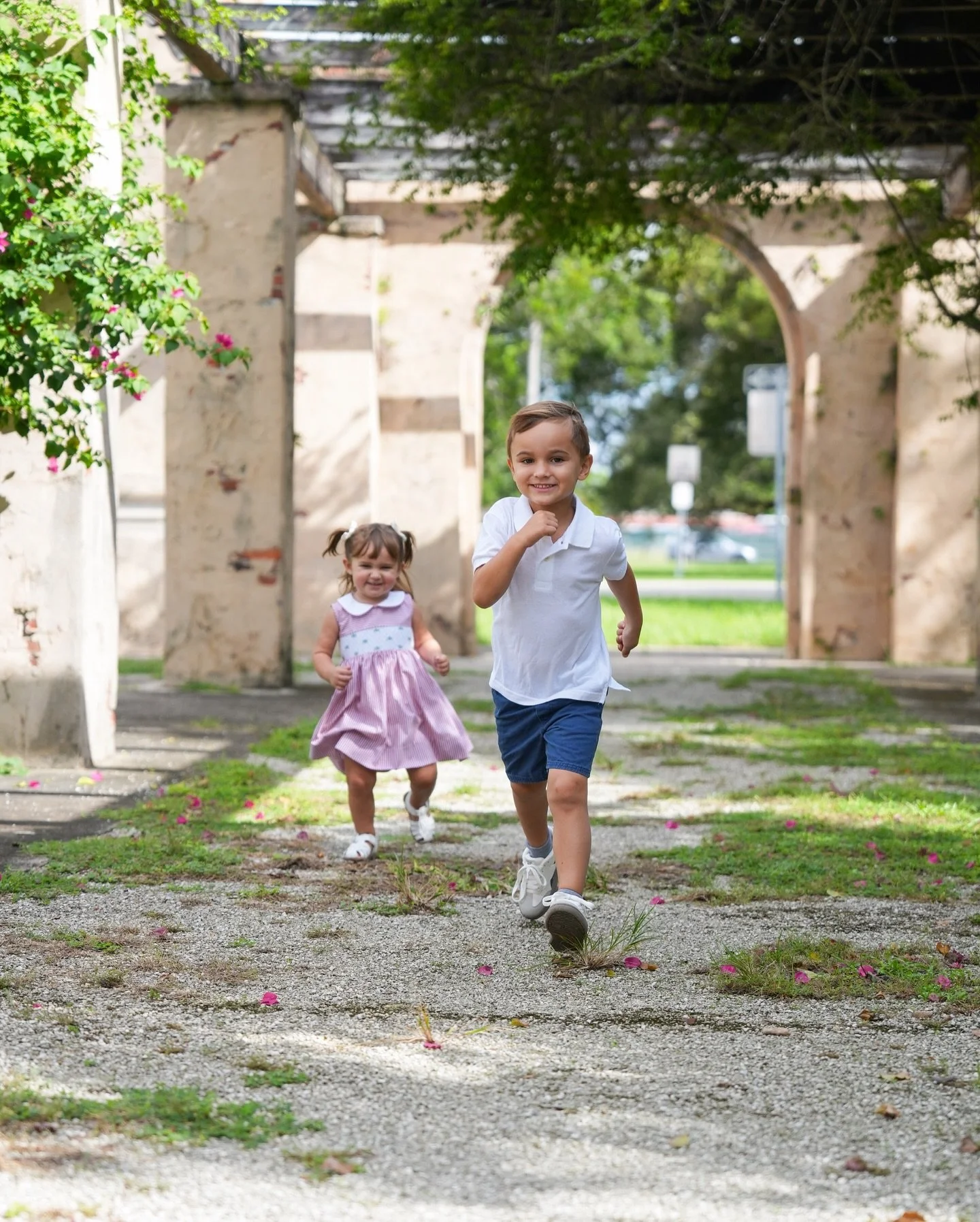 It&rsquo;s finally getting nice enough for outdoor shoots again! If you&rsquo;re interested in booking a family session for the holidays, now is the time!! Send me a DM or email mascreativemedia@gmail.com 💕

#MasCreativeMedia #FamilyPhotos #Photosho