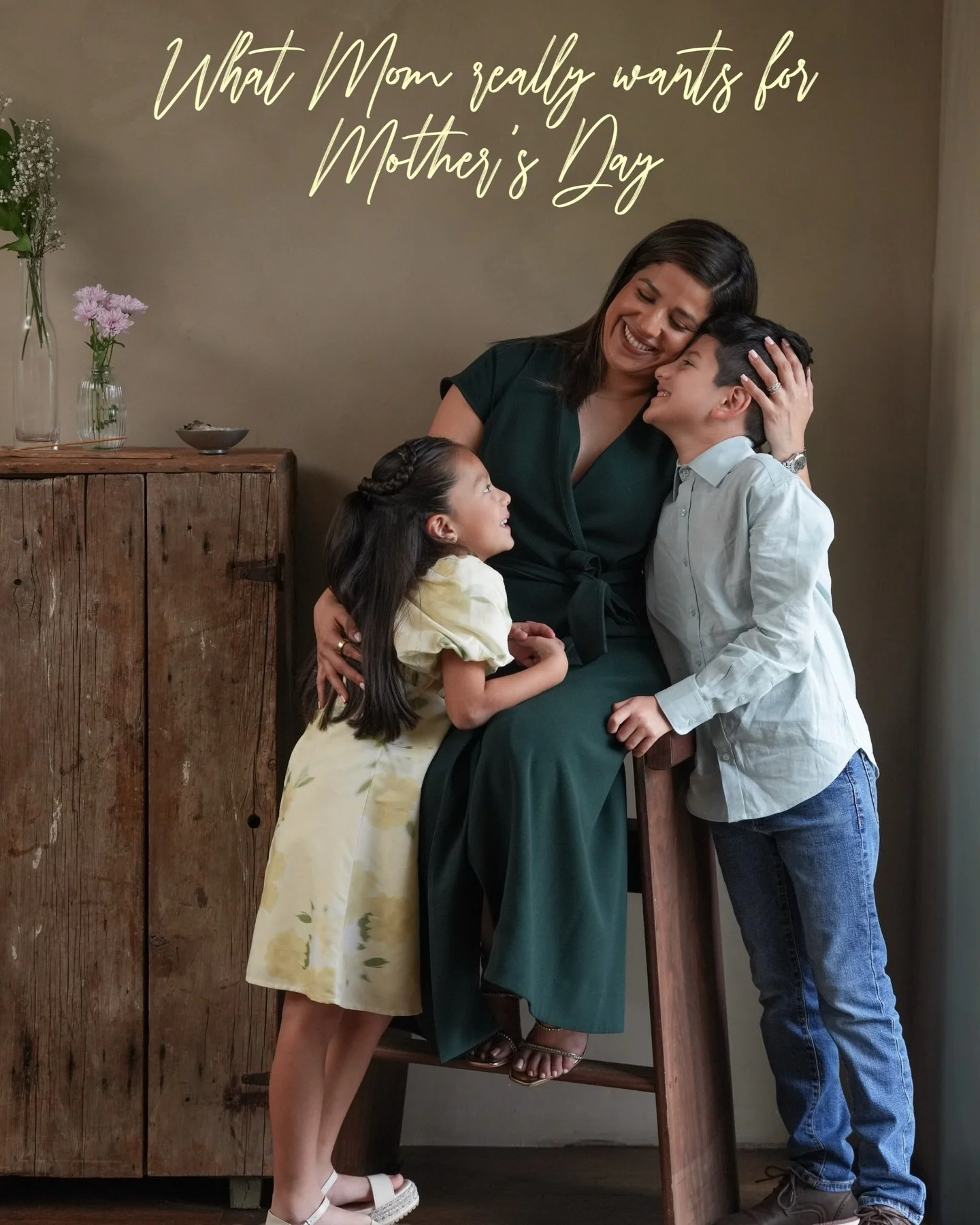 There&rsquo;s still time to gift mom the perfect Mother&rsquo;s Day present 💛

#MothersDay #Gift #Photography #MiamiPhotographer #MommyAndMe
