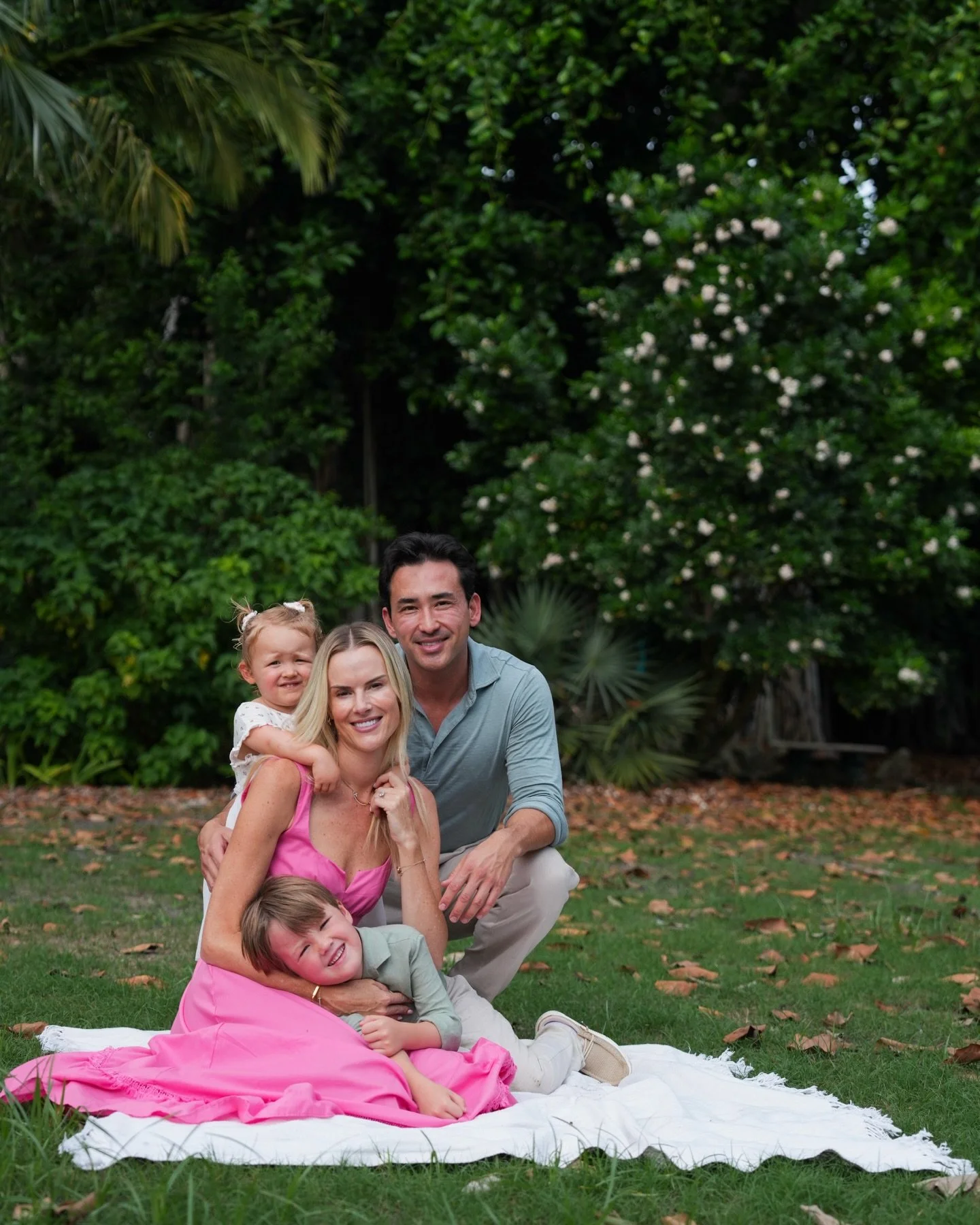 Miami looks good on you 🌿

#MiamiPhotographer #SouthFloridaPhotographer #Photographer #FamilyPhotographer #MiamiFamilyPhotographer
