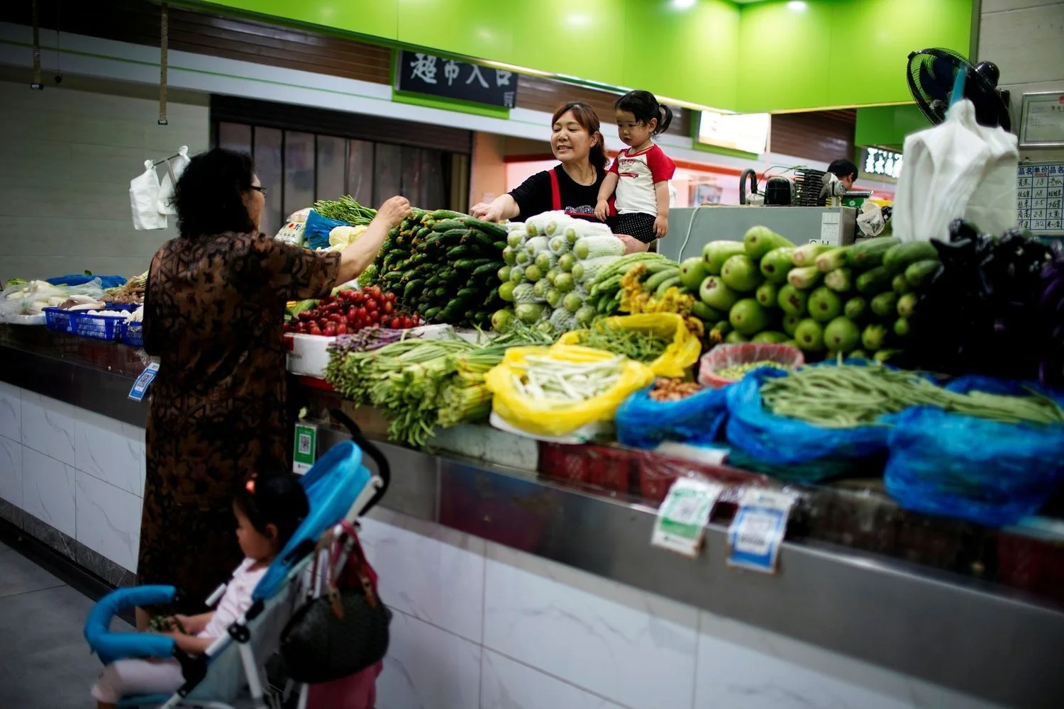 China’s Notice to Stock Up On Food Spurs Panic Among Citizens: Causes and Concerns