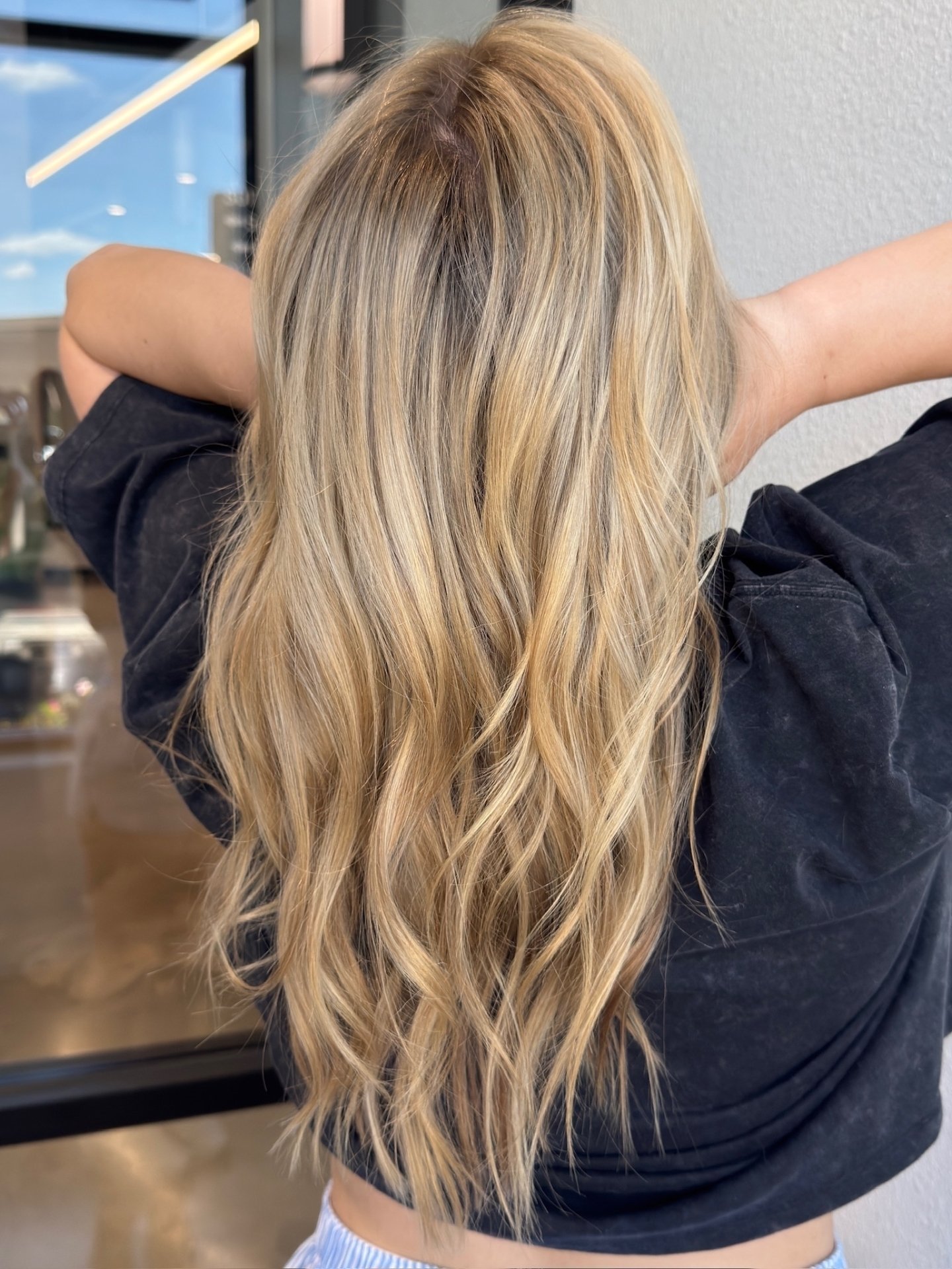 Your ends might be telling you it&rsquo;s time for a trim.✂️

If your hair is constantly tangling, feels rough at the ends, or seems like it just won&rsquo;t grow past a certain length, split ends could be part of the problem.

A trim doesn&rsquo;t m