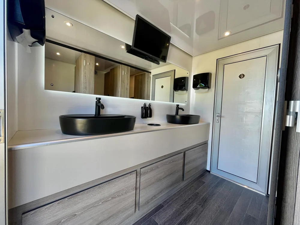 Luxury restroom trailer
