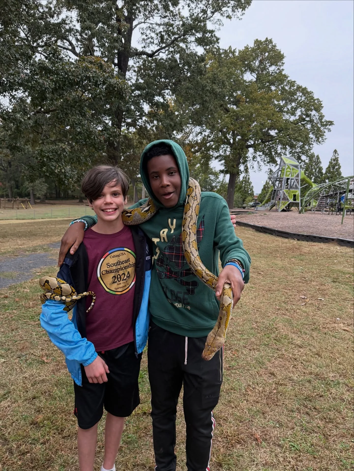 @historicsouthatlantalife Fall Fest was a blast 🤪 for lots of reasons‼️🎃🍬🍫🐍🐐🐴🍂🍁
.
Blessed to have a safe space of light away from the spooky and darkness💡✨