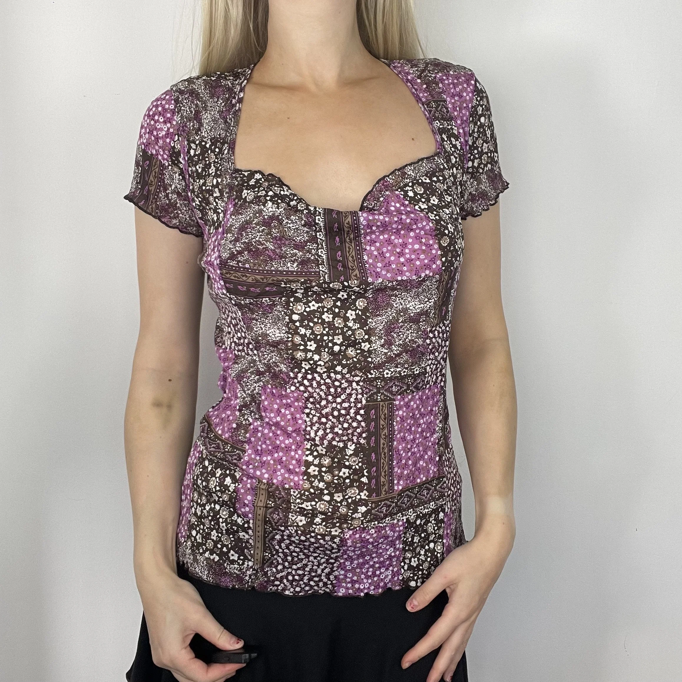 M purple brown 90s floral abstract graphic print pattern square neck line cottage fairy core short sleeve blouse
