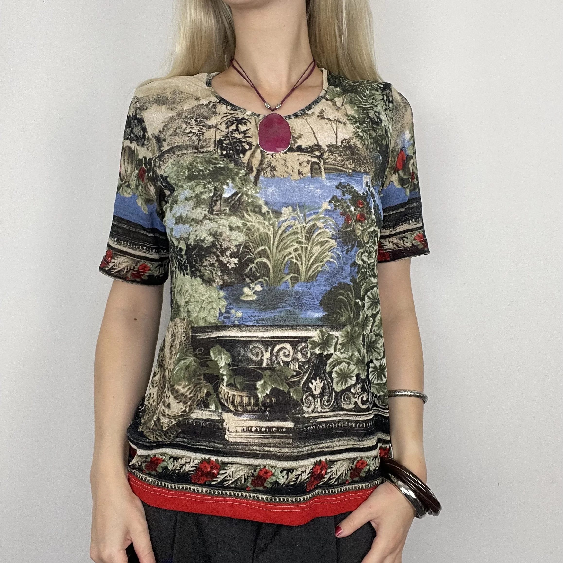 L colourful green blue and red short sleeve abstract graphic print patterned floral scenic T-shirt