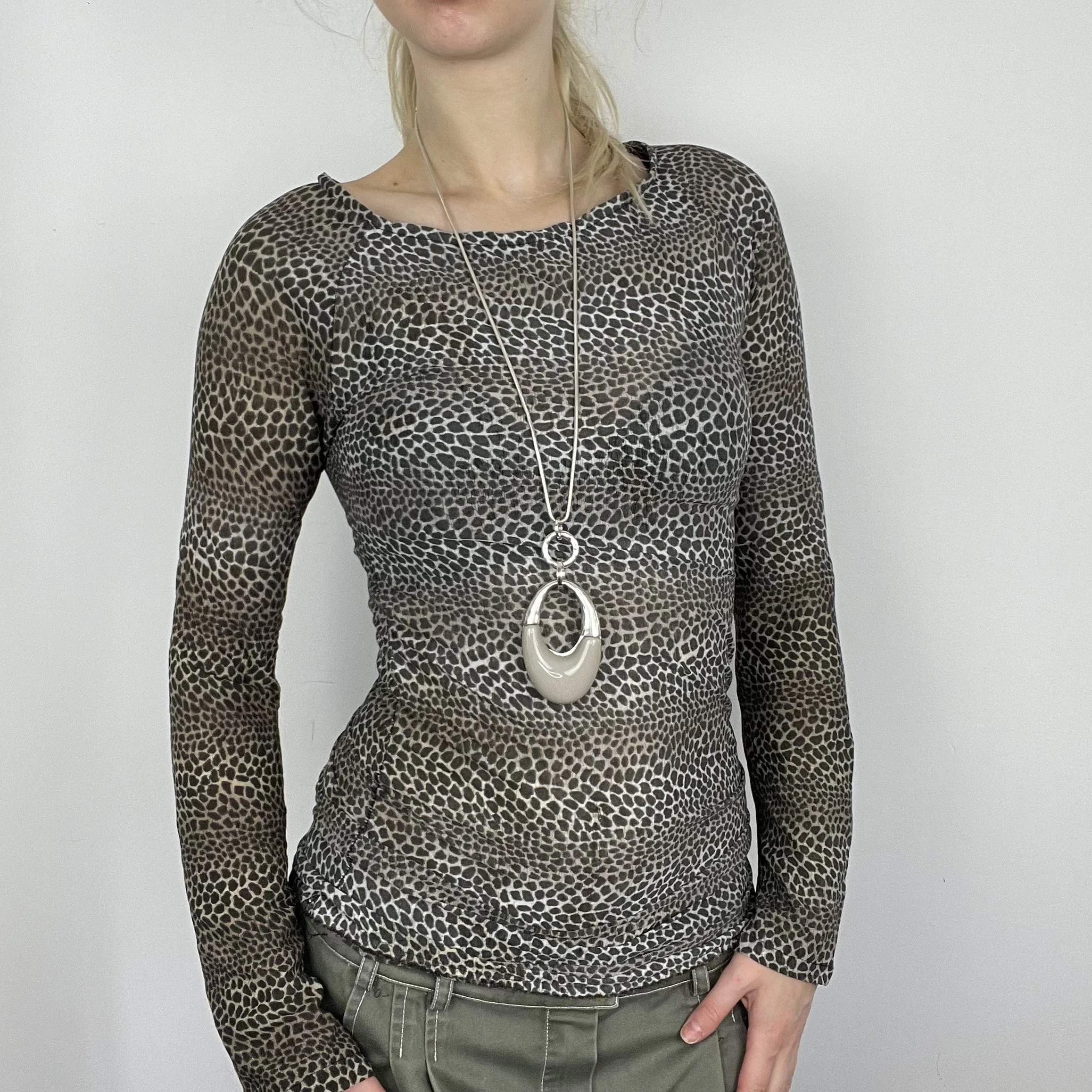 XS brown grey beige animal graphic print pattern long sleeve leopard stretchy blouse