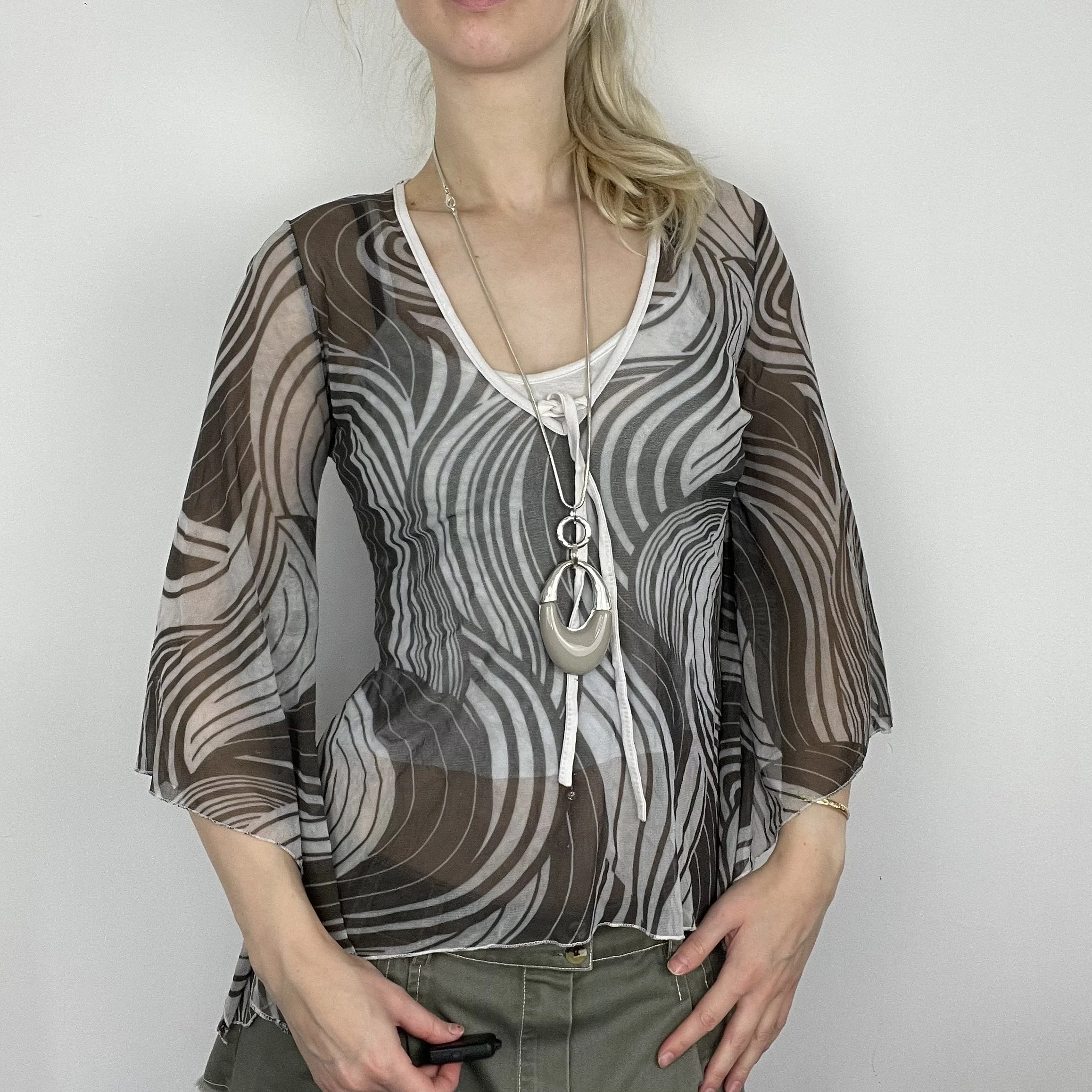 M monochrome black and white three-quarter length sleeve abstract graphic print pattern tie up fairy cool double lined blouse