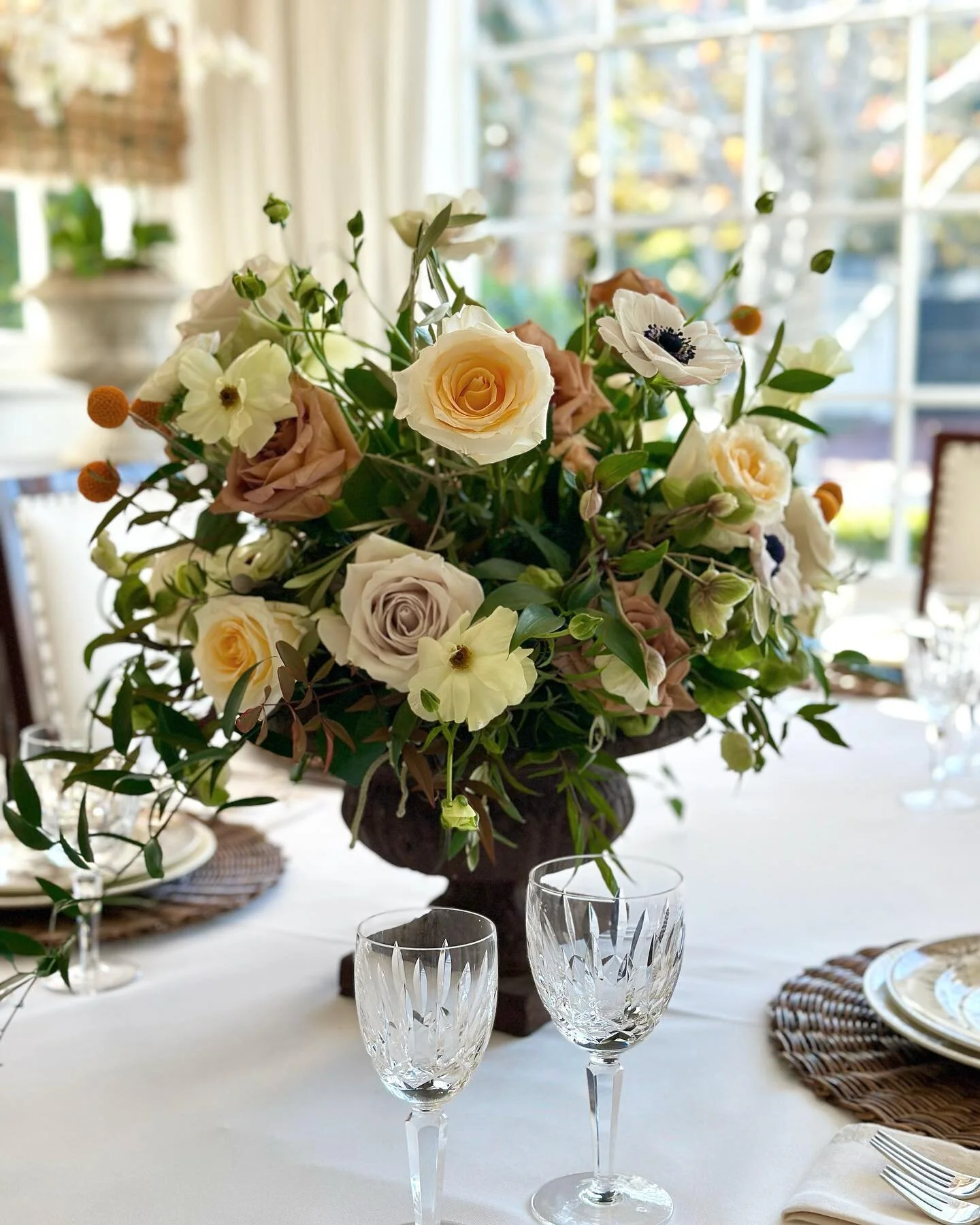 Where the heart is the mind works best.
 Louisa May

#ocfloraldesigner#floralartist#weddingflorist#lafloraldesigner#latinafloraldesigner#floralsbyellie#floristlife#weddinginspirations#laflorist#uniqueflorals#weddingideas#tableescape#babyshower#foamfr