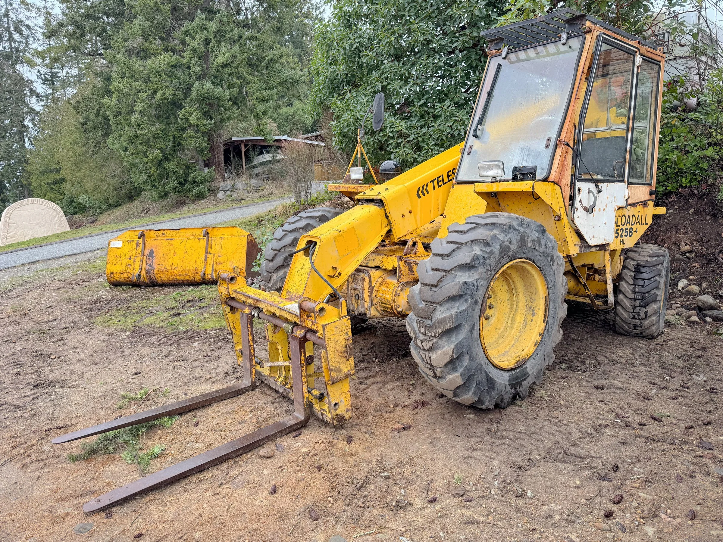 Forklift Telehandler rental and operate rental Powell River B.C.