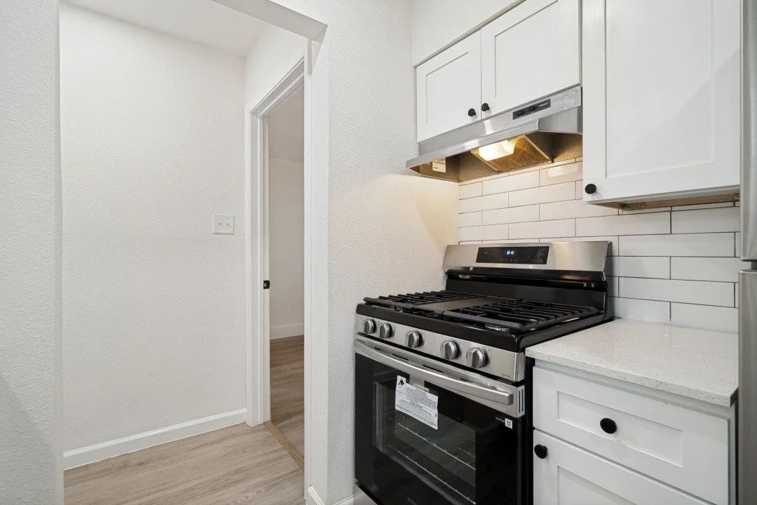 1319 Eastern Heights Kitchen (Center).jpg