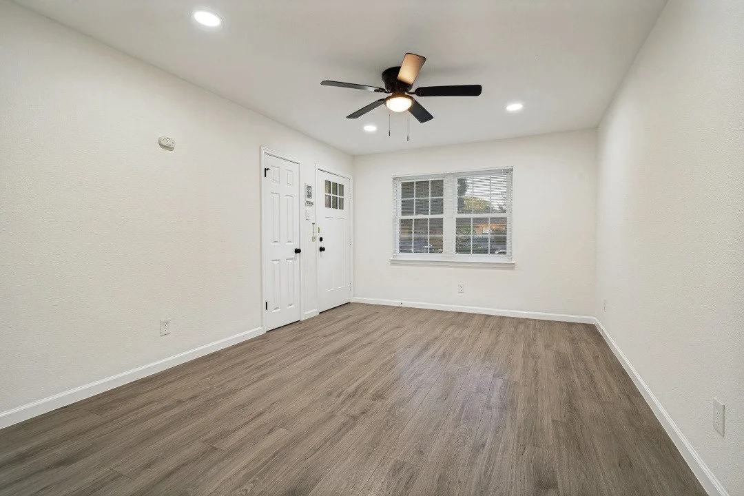 1319 Eastern Heights Living Room (Interior).jpg