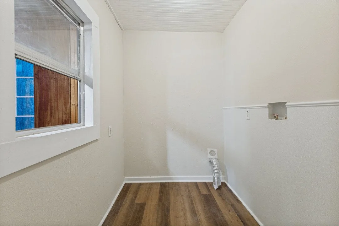 2990 County Road 568 Laundry Room.jpg