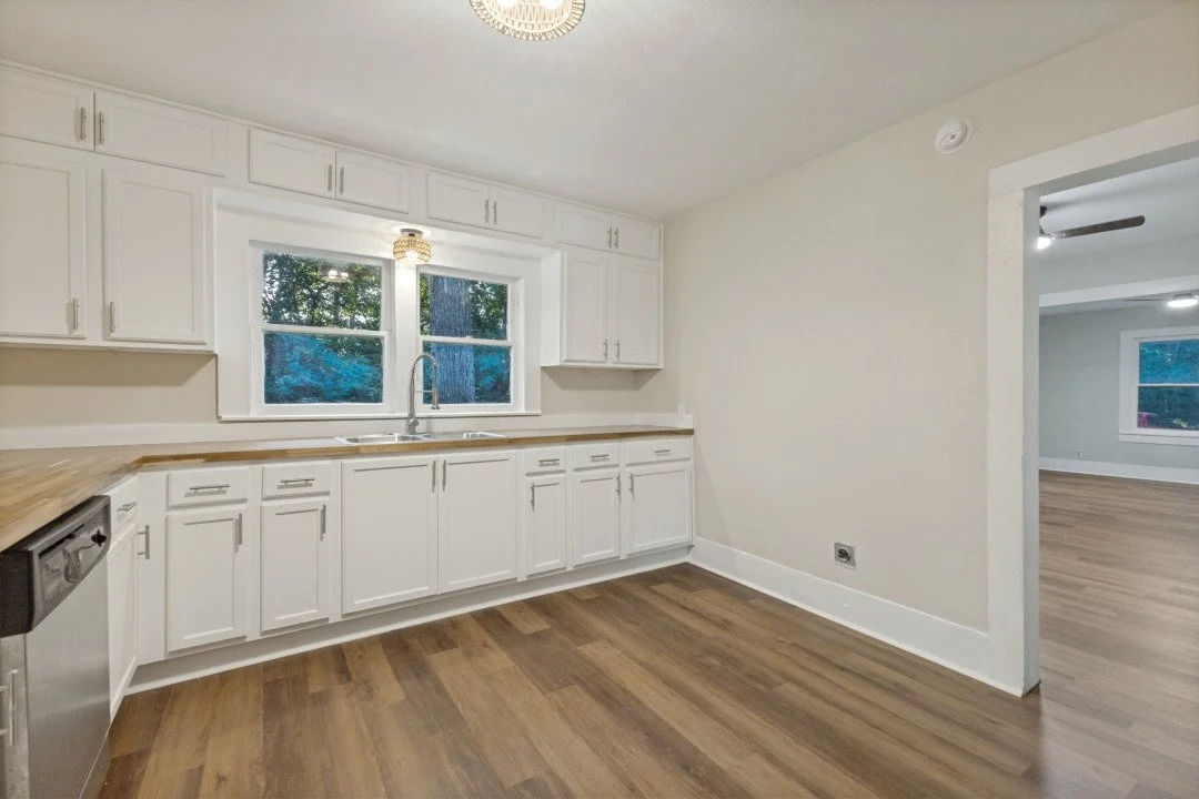 2990 County Road 568 Kitchen.jpg