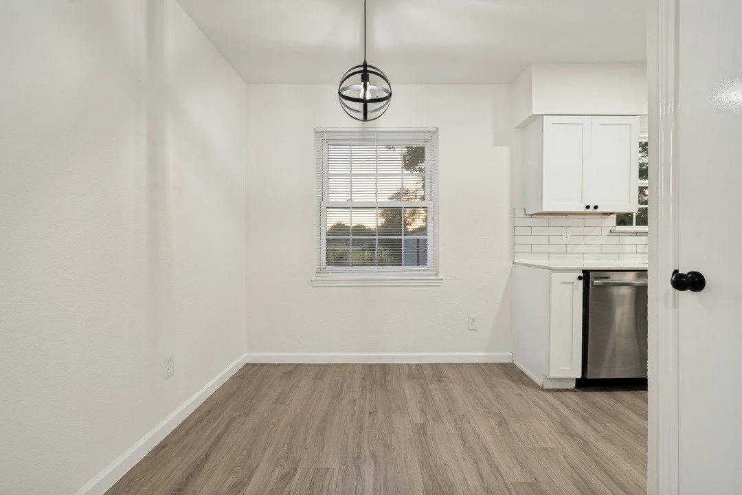 1319 Eastern Heights Dining Area.jpg