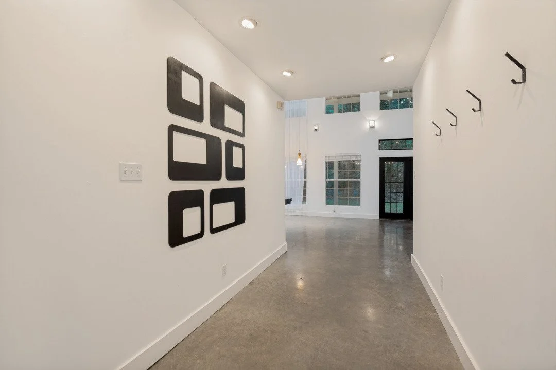 1233 Lady Lane Entryway.jpg
