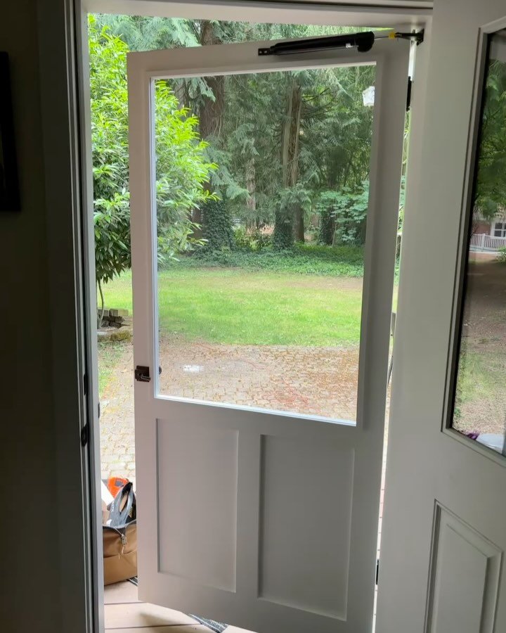 From the inside this time! There&rsquo;s something so satisfying about a screen door that closes juuuust right. 

This one is fitted with a pneumatic closer set to a nice, slow speed&mdash;no slamming, no rushing, just a smooth glide back into place.